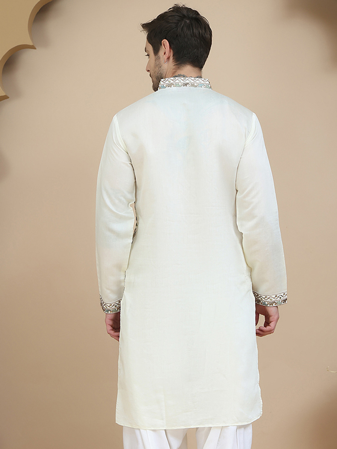 Image of Jompers Men Embroidered Straight Kurta