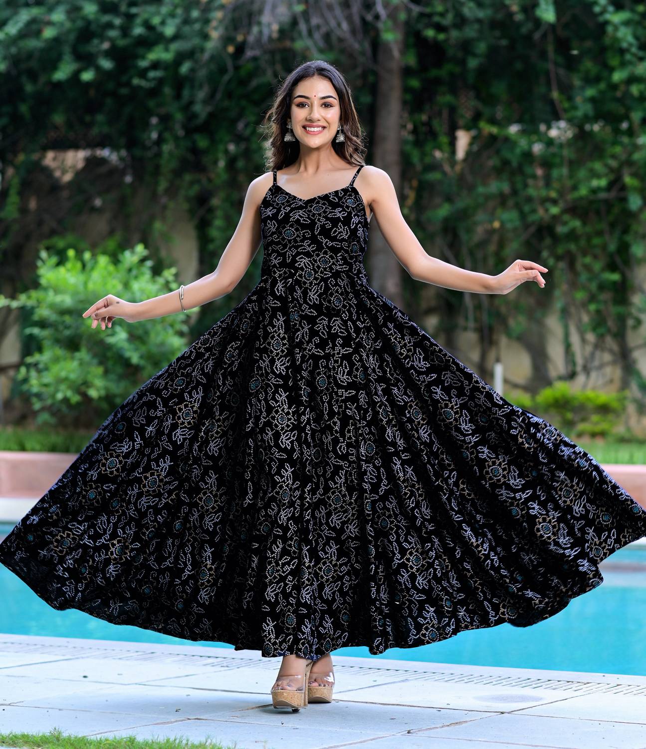 Shrivani Women Gown Black Maxi/Full Length Dress