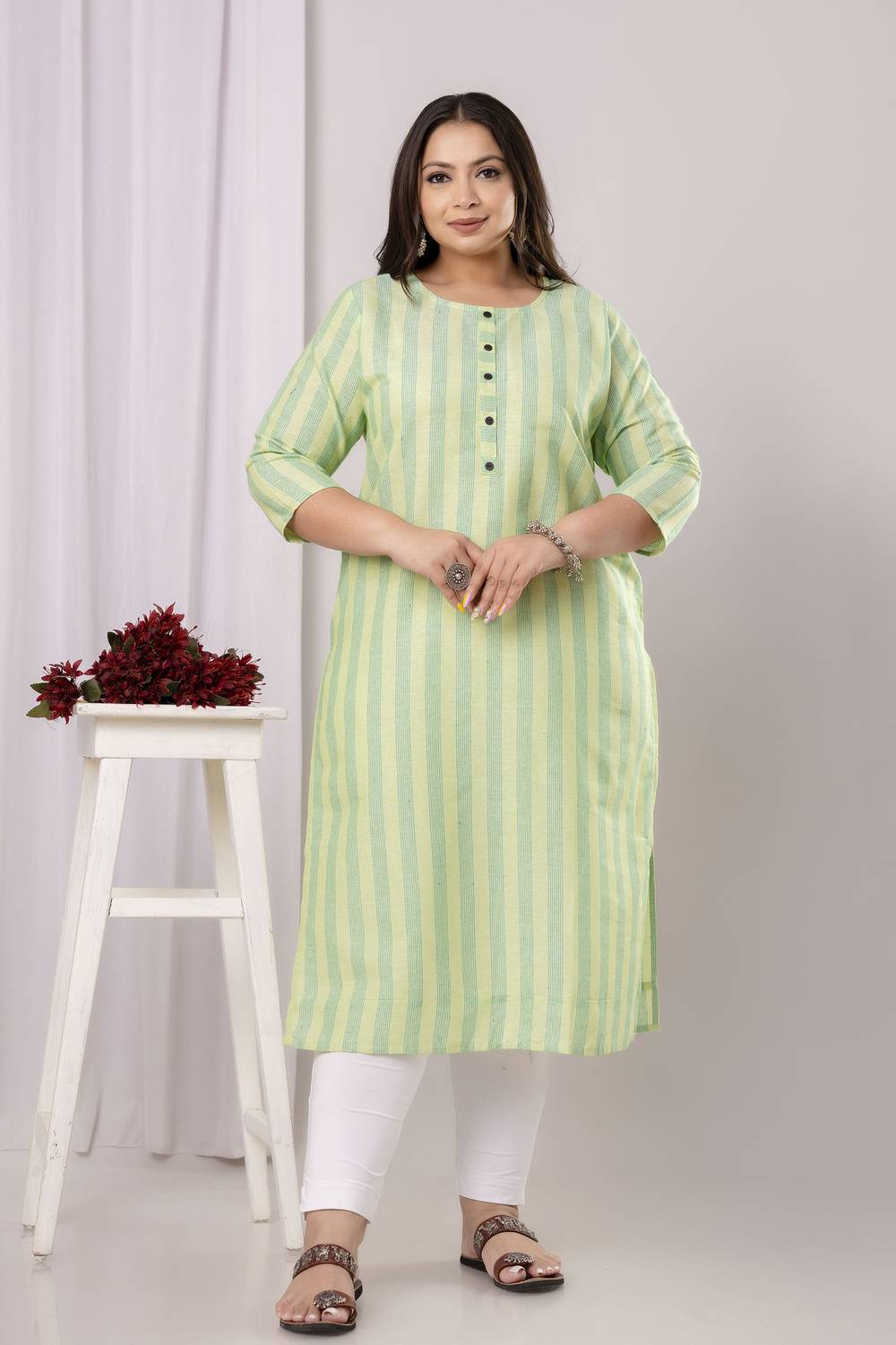 SHRITIKA Women Striped Straight Kurta