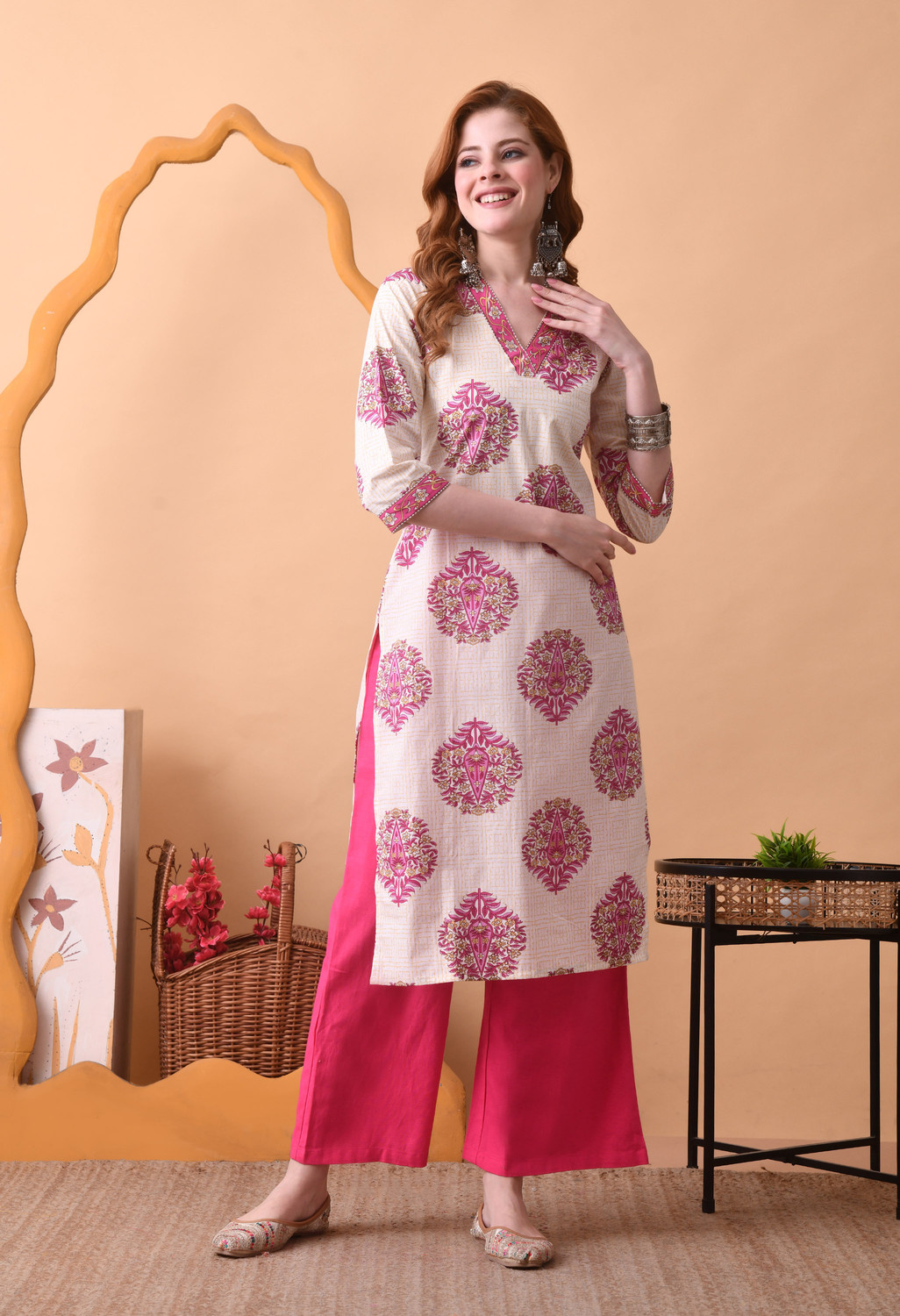 Image of AHMI Women Printed, Floral Print, Geometric Print Straight Kurta