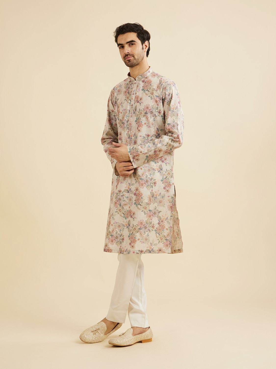 Image of MANYAVAR Men Printed Straight Kurta