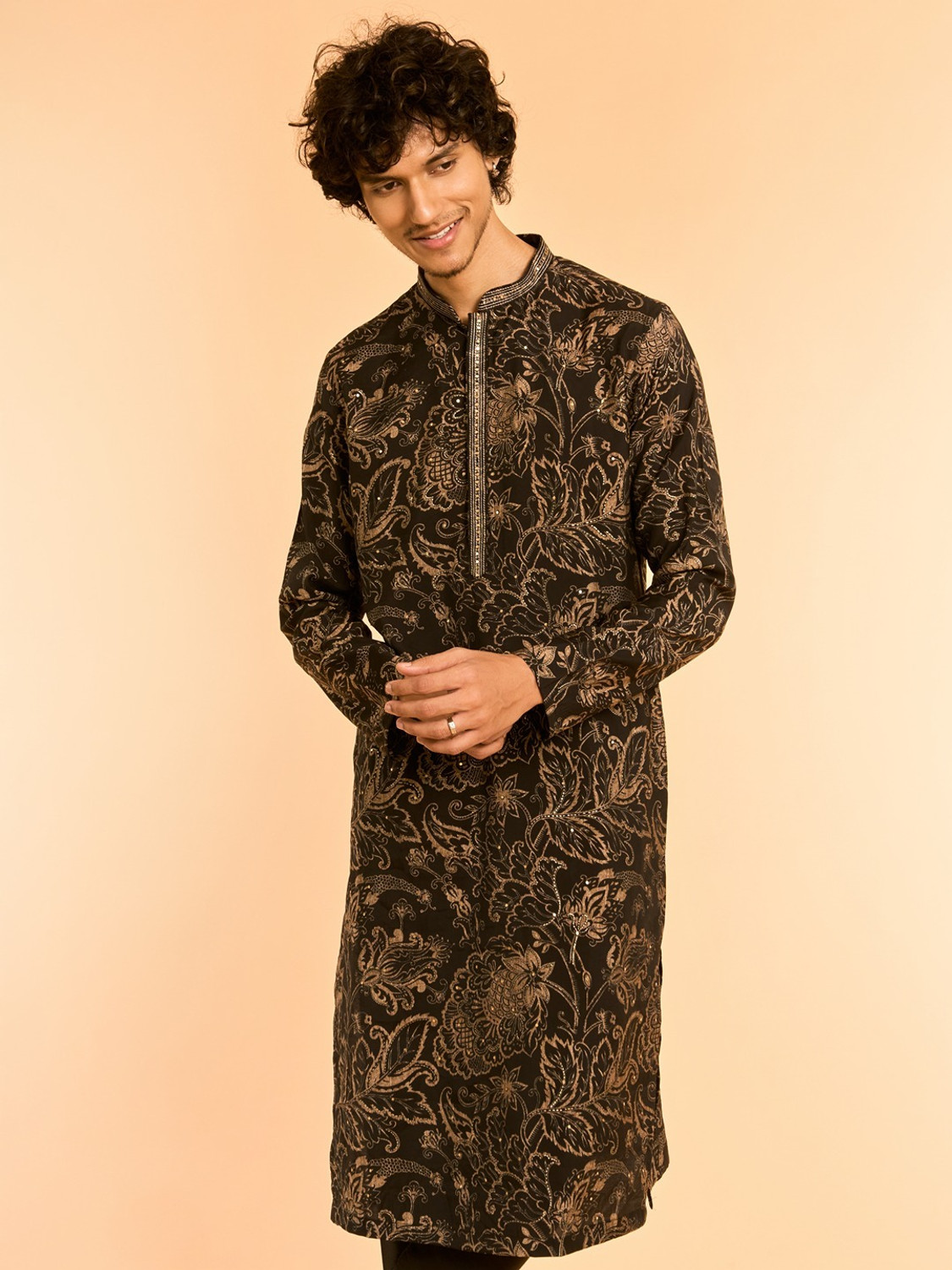Image of DIWAS by Manyavar Men Printed Straight Kurta