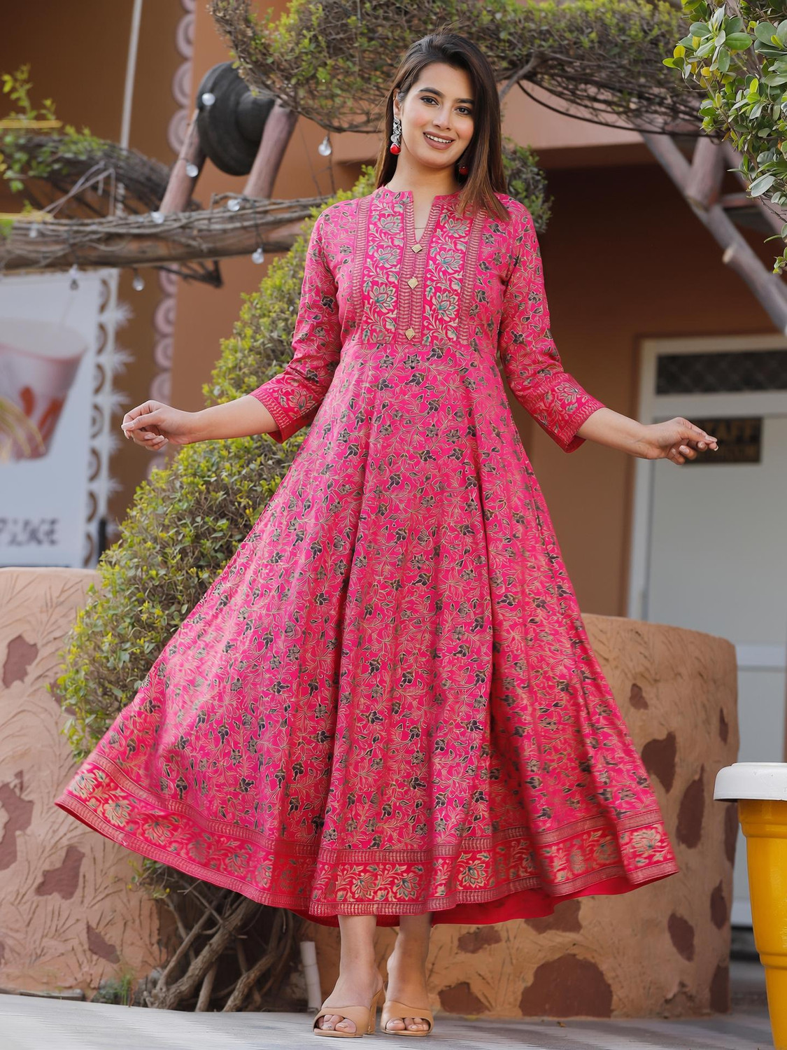 Image of Aaradhiya Traders Women Printed Anarkali Kurta