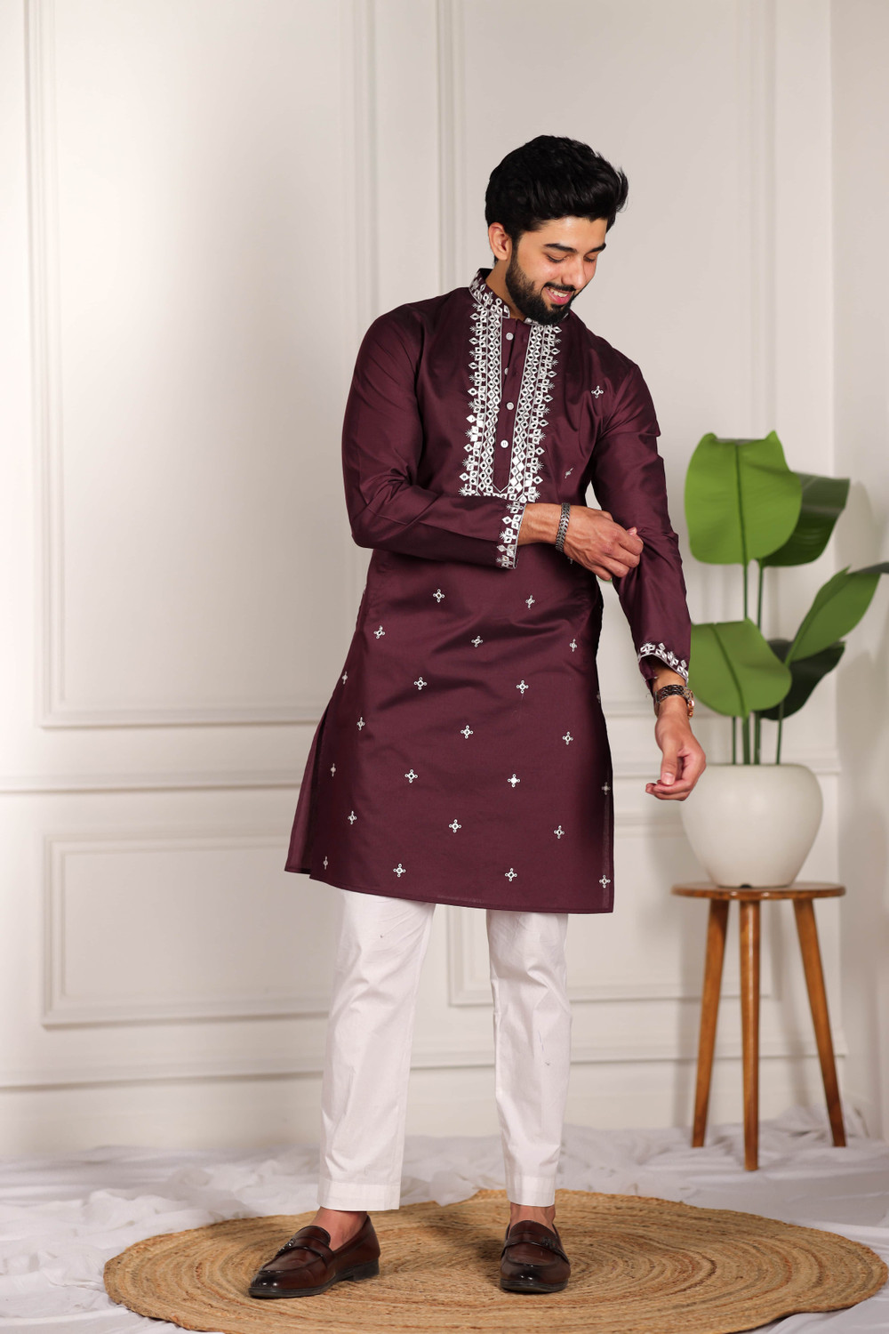 Image of Koshin Men Embroidered Straight Kurta