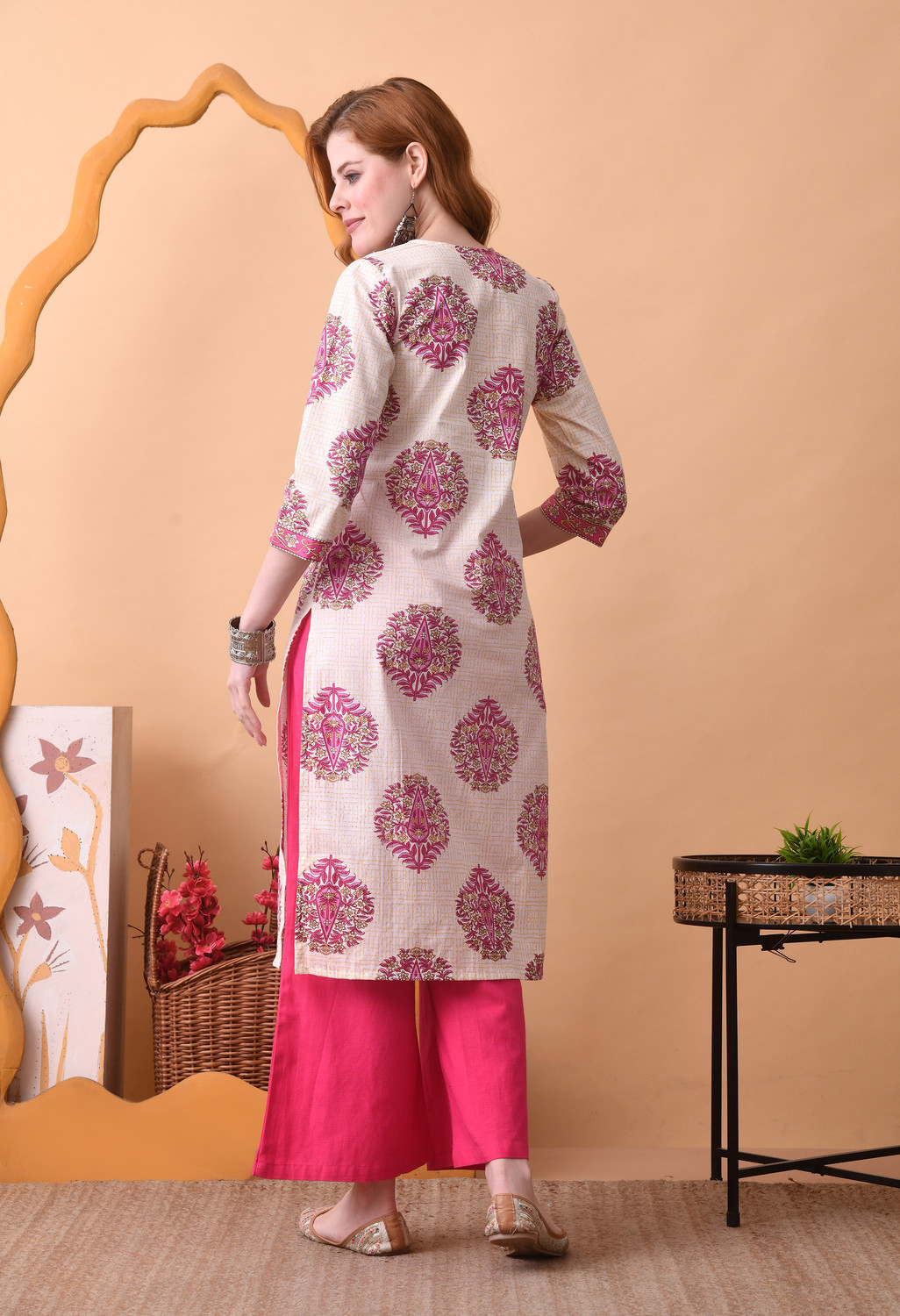 Image of AHMI Women Printed, Floral Print, Geometric Print Straight Kurta