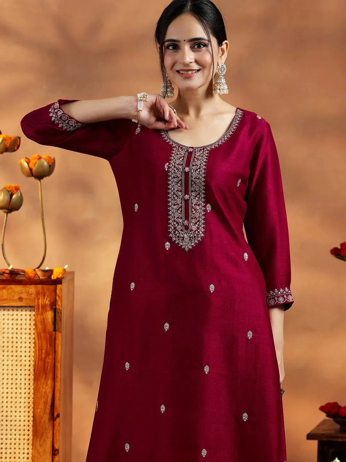 Image of NARACHI TEXWORLD Women Embroidered A-line Kurta