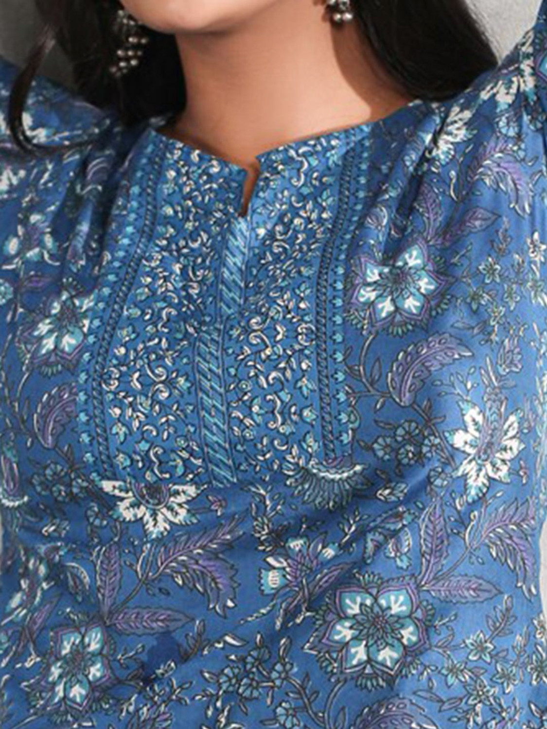 Image of Kirnya Women Printed Straight Kurta