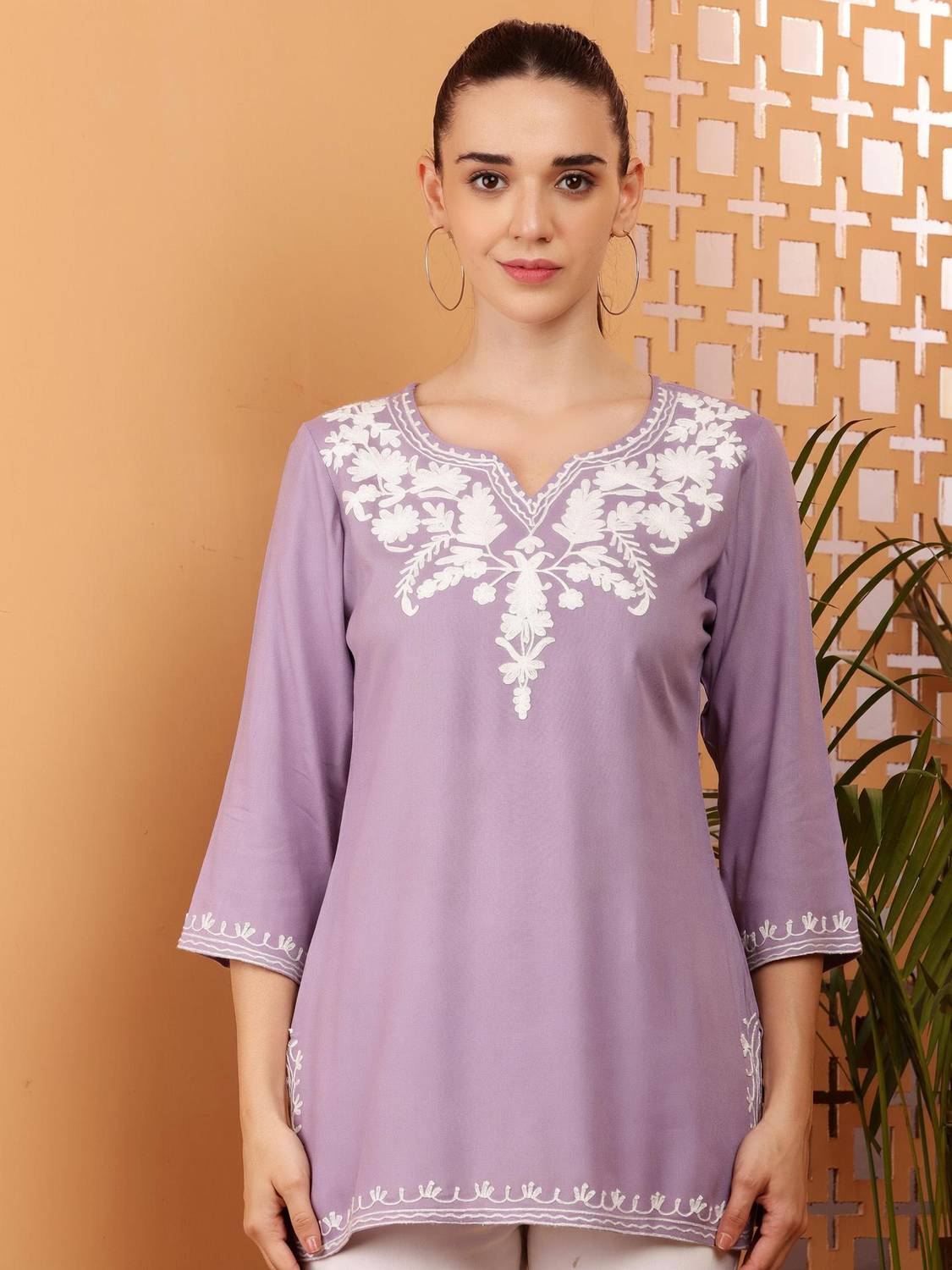 Akshatani Women Embroidered Straight Kurta