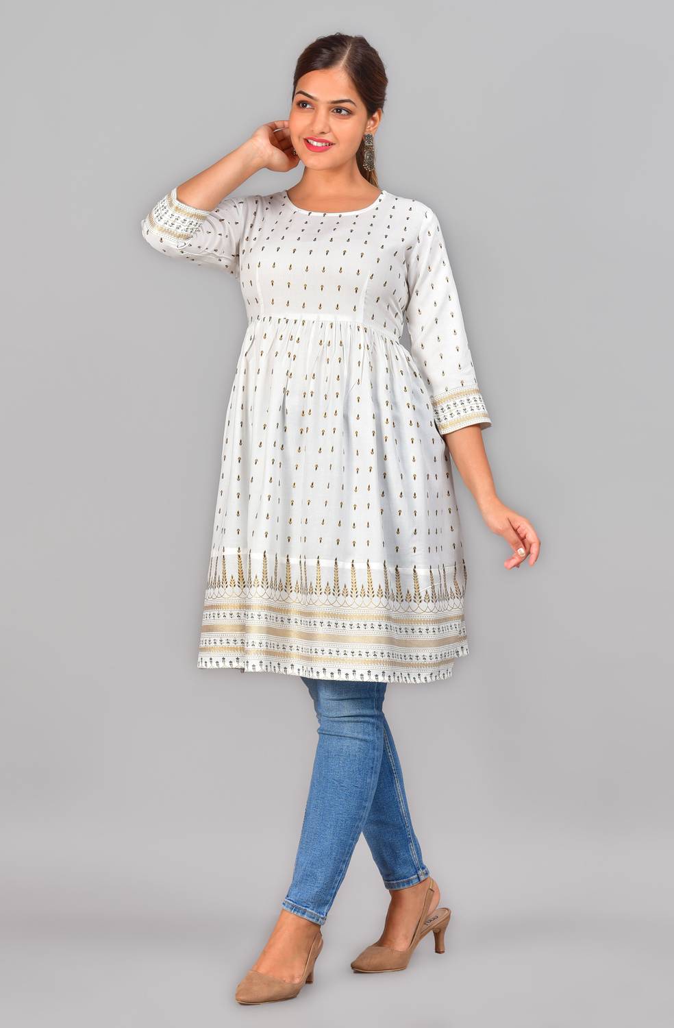 aerotick Women Printed Cotton Rayon Anarkali Kurta (White)