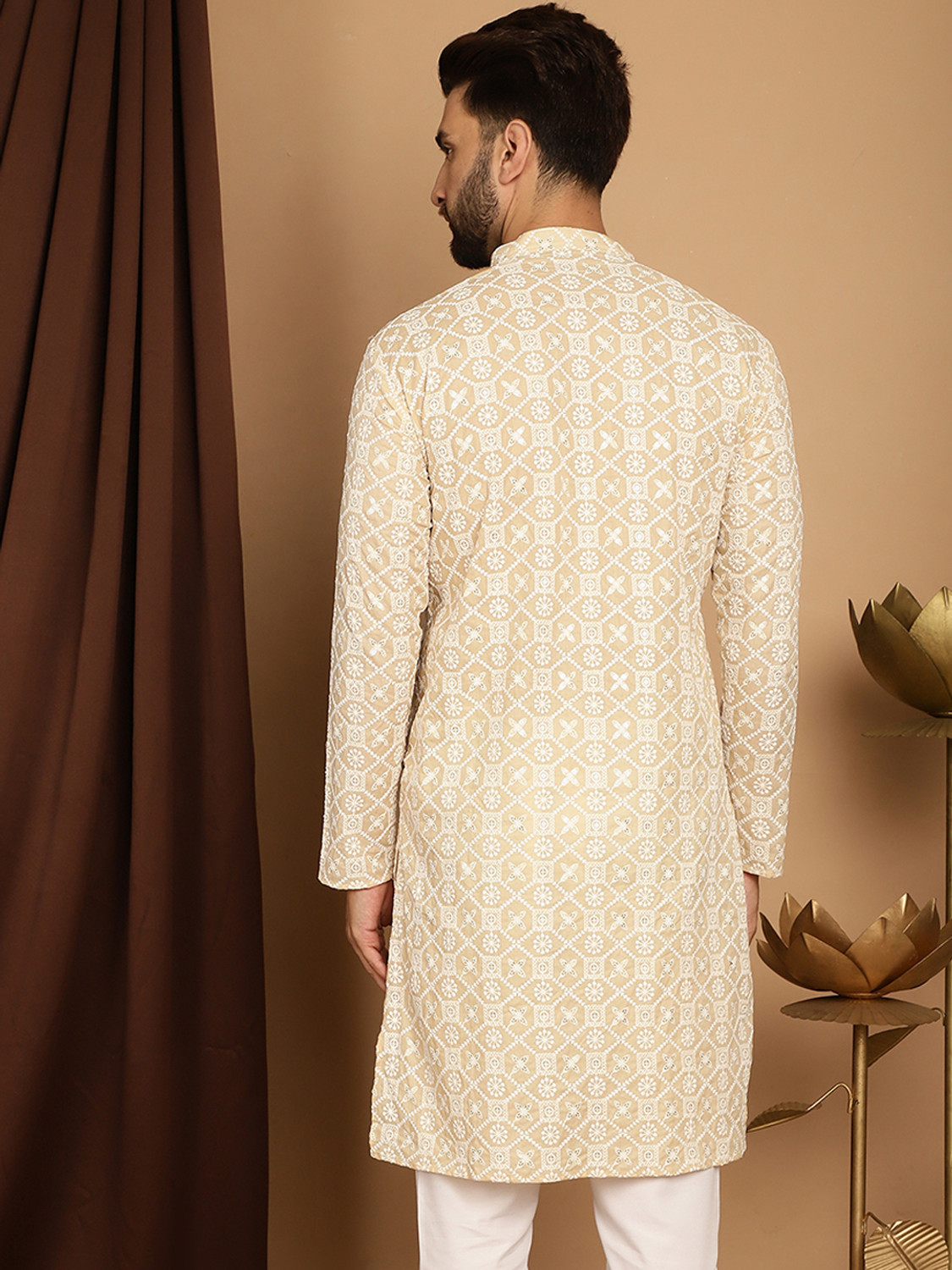 Image of SOJANYA Men Embroidered Straight Kurta