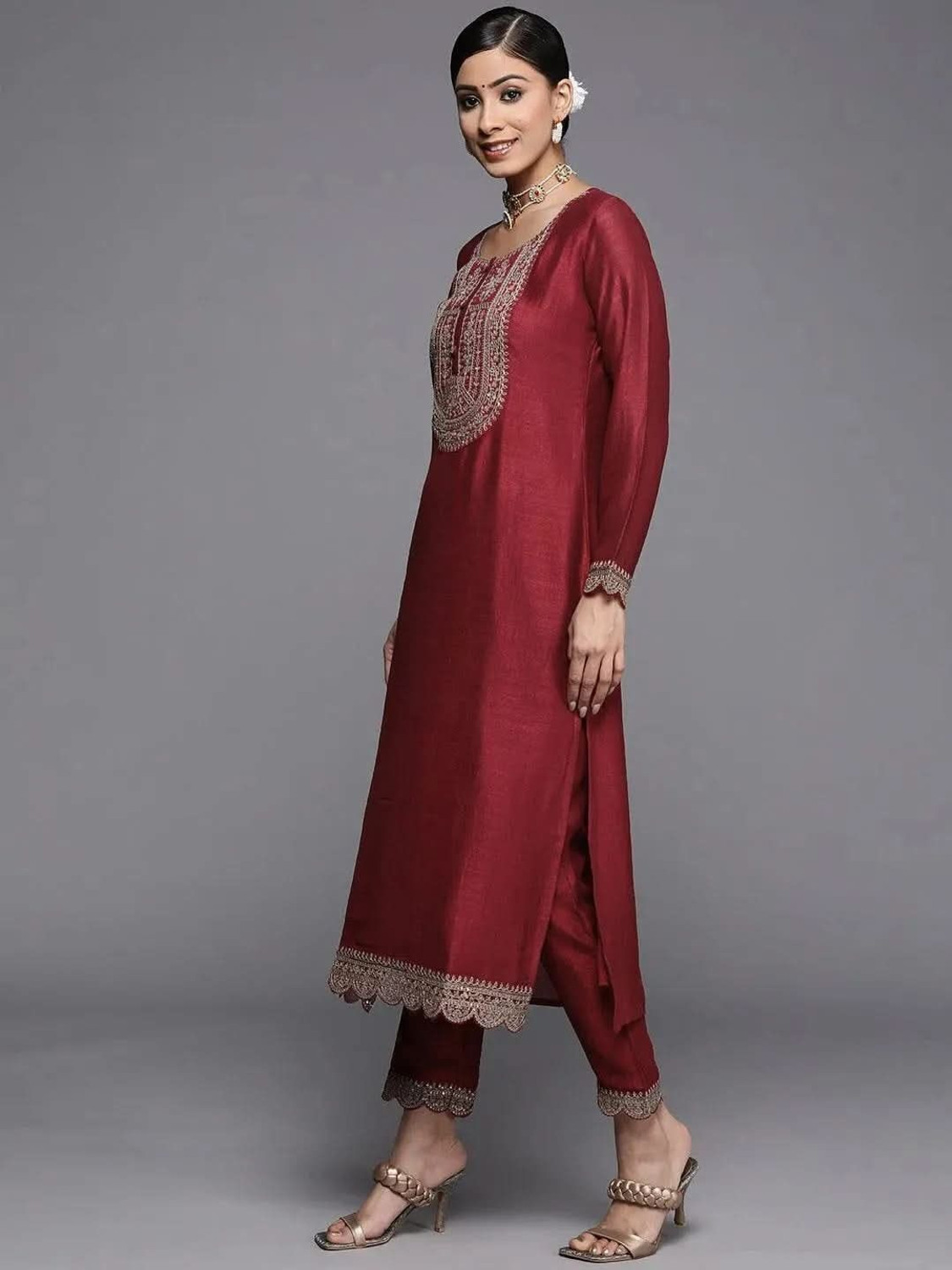 Image of NARACHI TEXWORLD Women Embroidered Straight Kurta