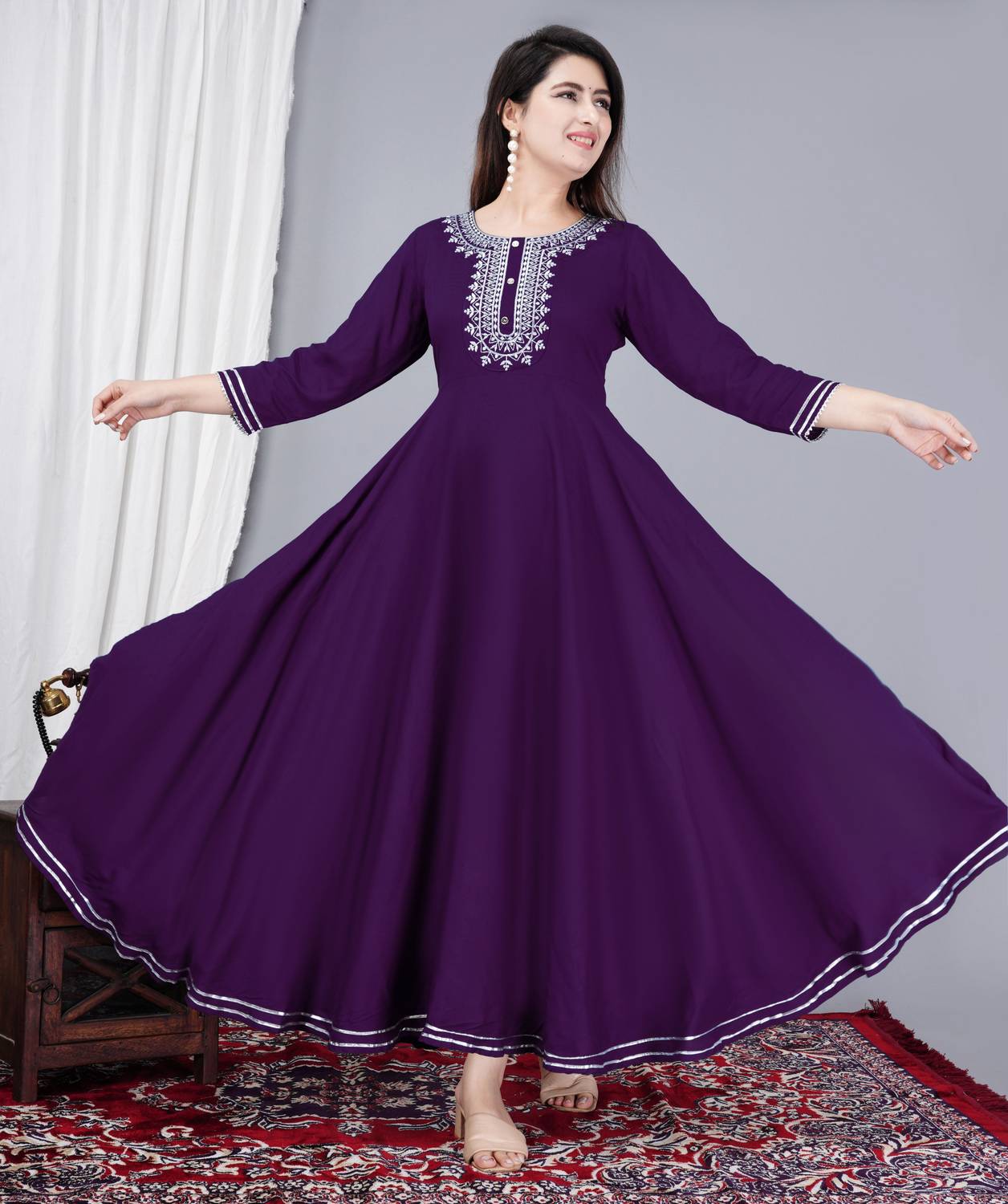 Nikhat Women Solid Viscose Rayon Anarkali Kurta (Black)