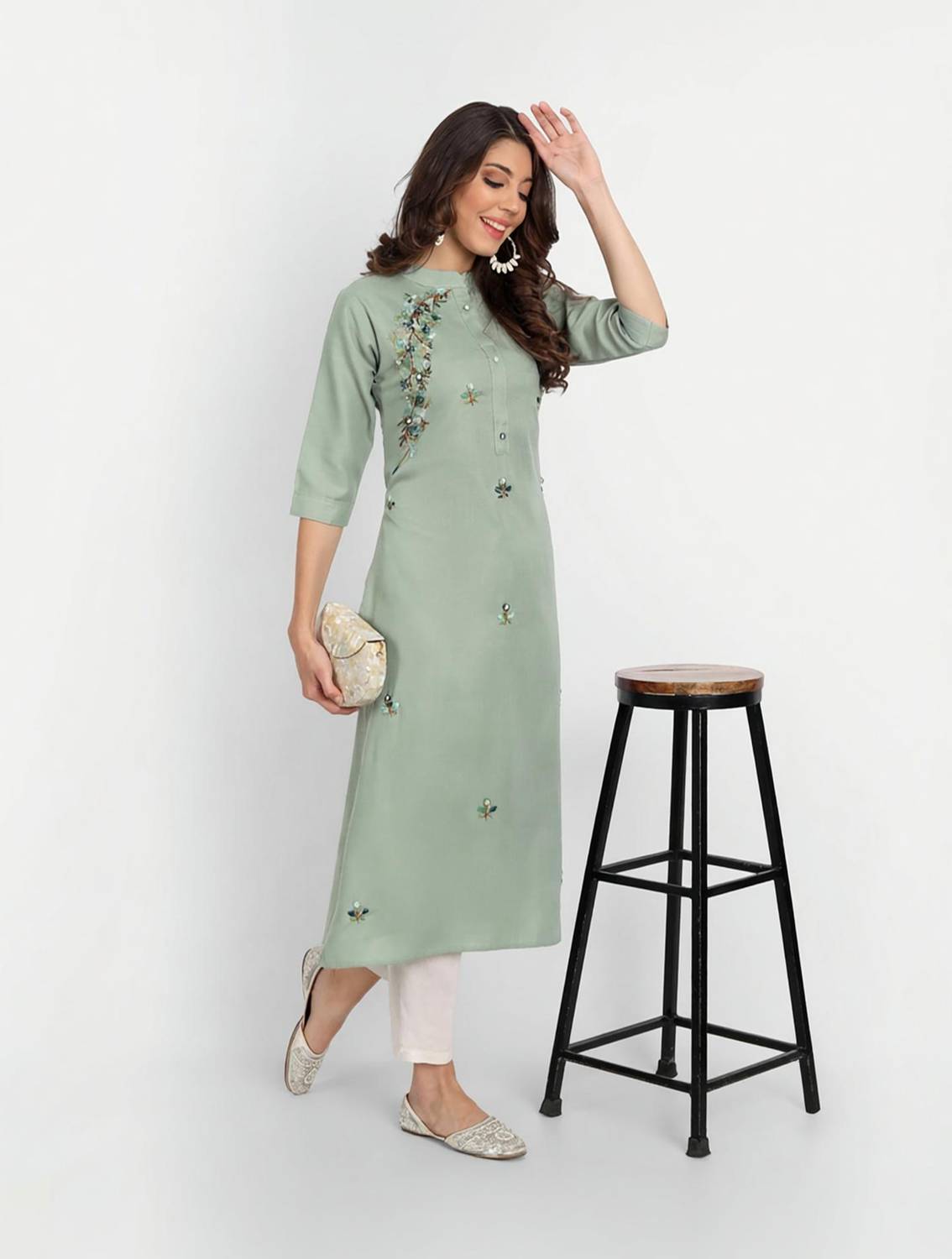 4U Fashion Women Solid Straight Kurta
