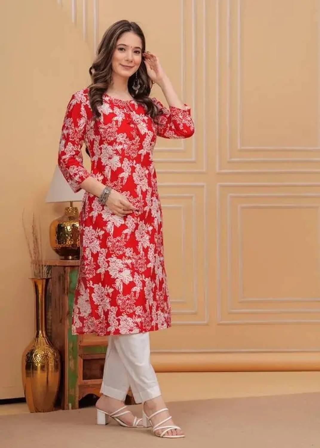 Anmi Floral Print Women Straight Kurta