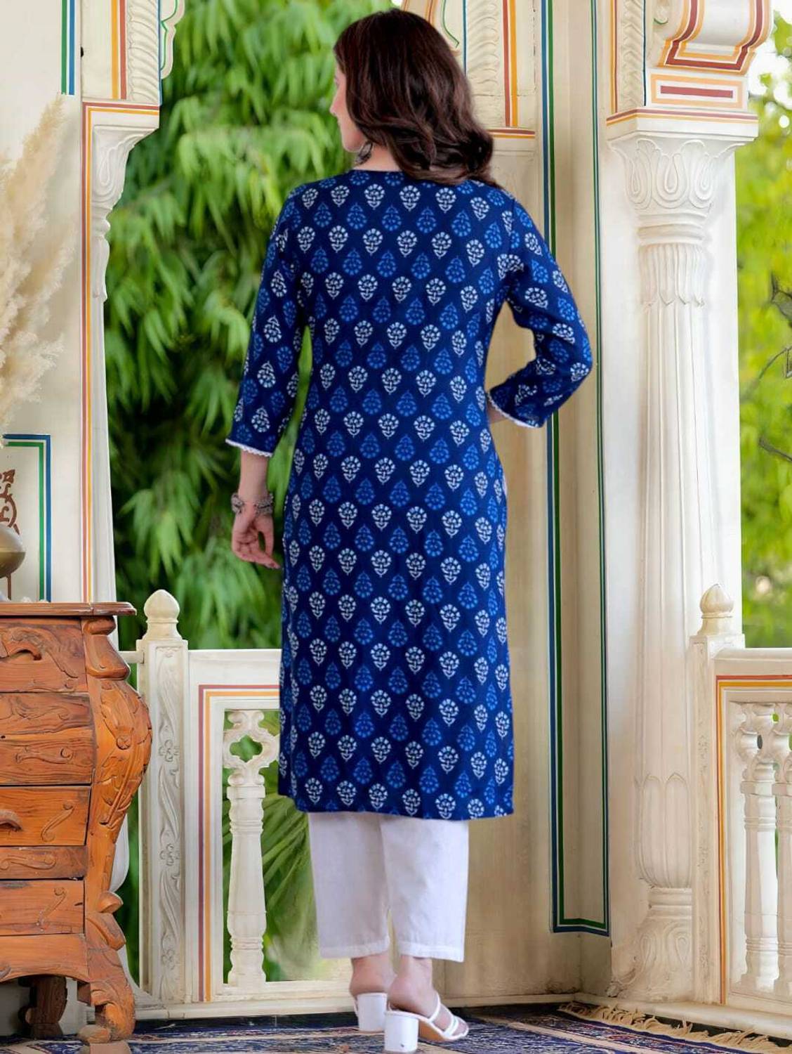 Wawlooks Women Floral Print Straight Kurta - Image 2