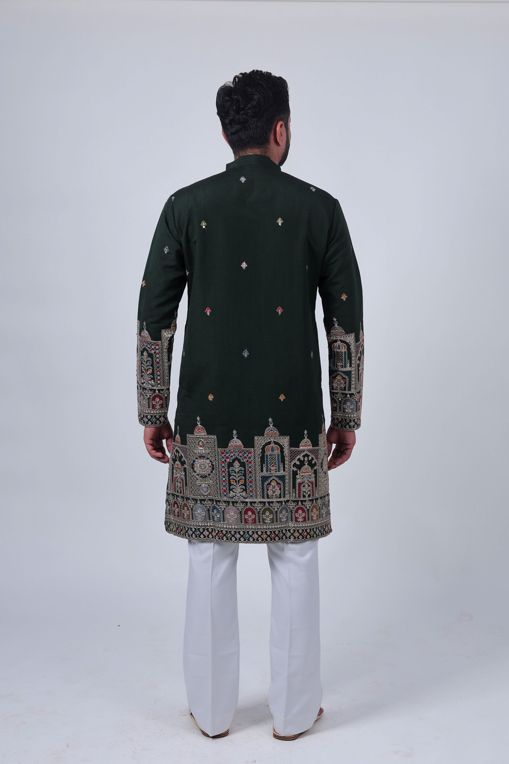 Image of Varbandhan Men Embroidered Straight Kurta