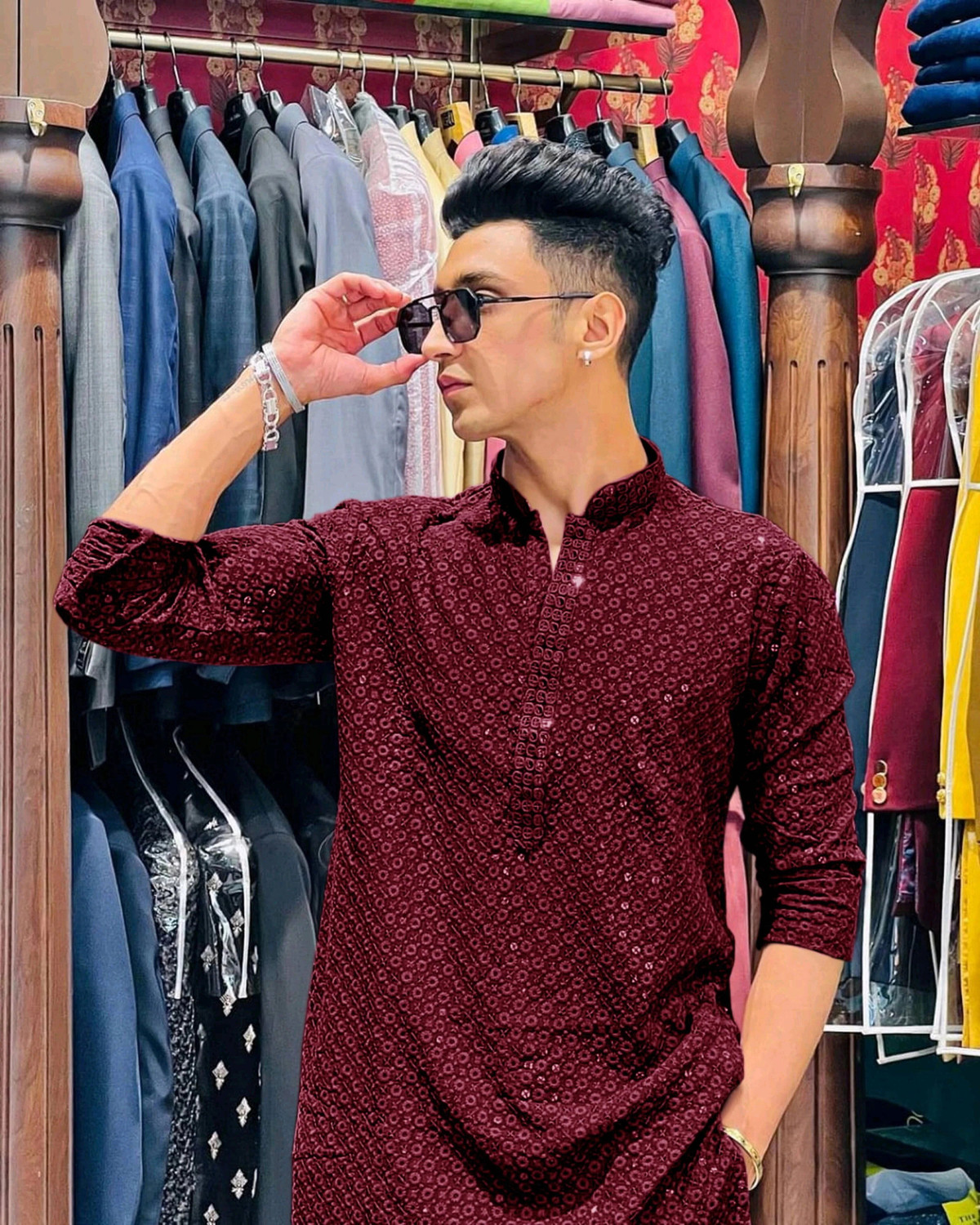 Image of ORIFAB Men Embroidered Straight Kurta