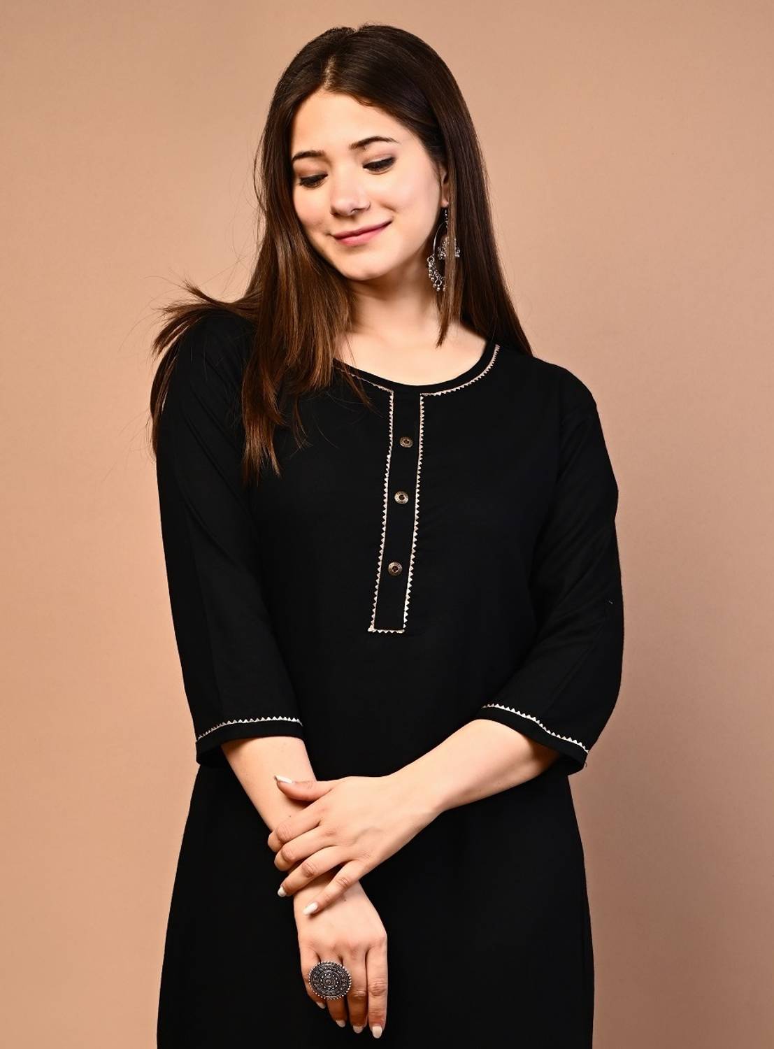Rimeline Women Solid Viscose Rayon Straight Kurta (Black)