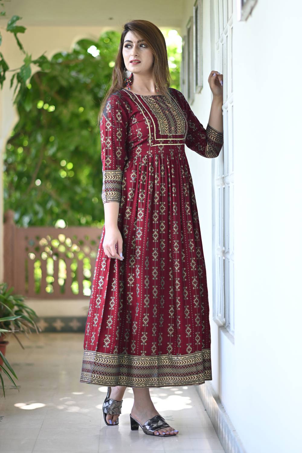 aerotick Women Printed Viscose Rayon Anarkali Kurta (Maroon)