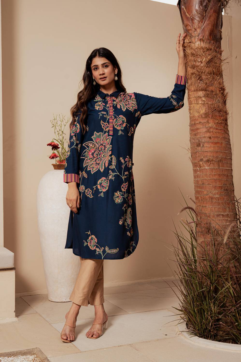 Juniper Women Printed Viscose Rayon Straight Kurta (Blue)