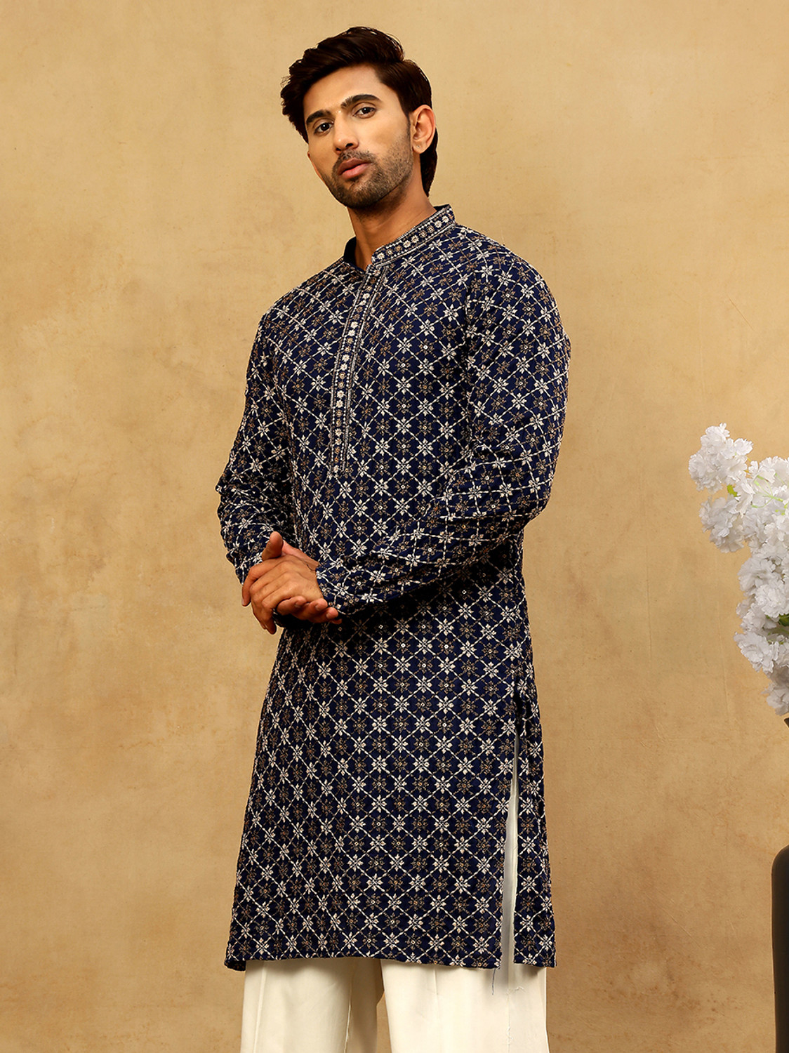 Image of Jompers Men Embroidered Straight Kurta
