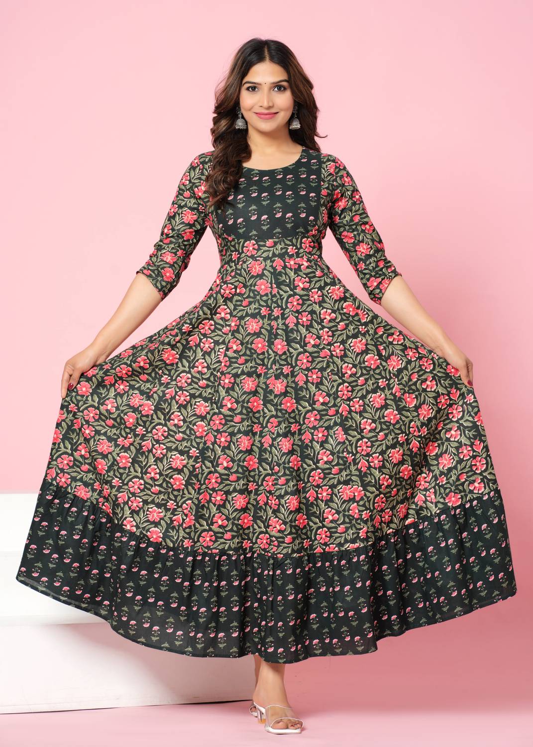 Da vastraagaar Women Printed Pure Cotton Anarkali Kurta (Green)