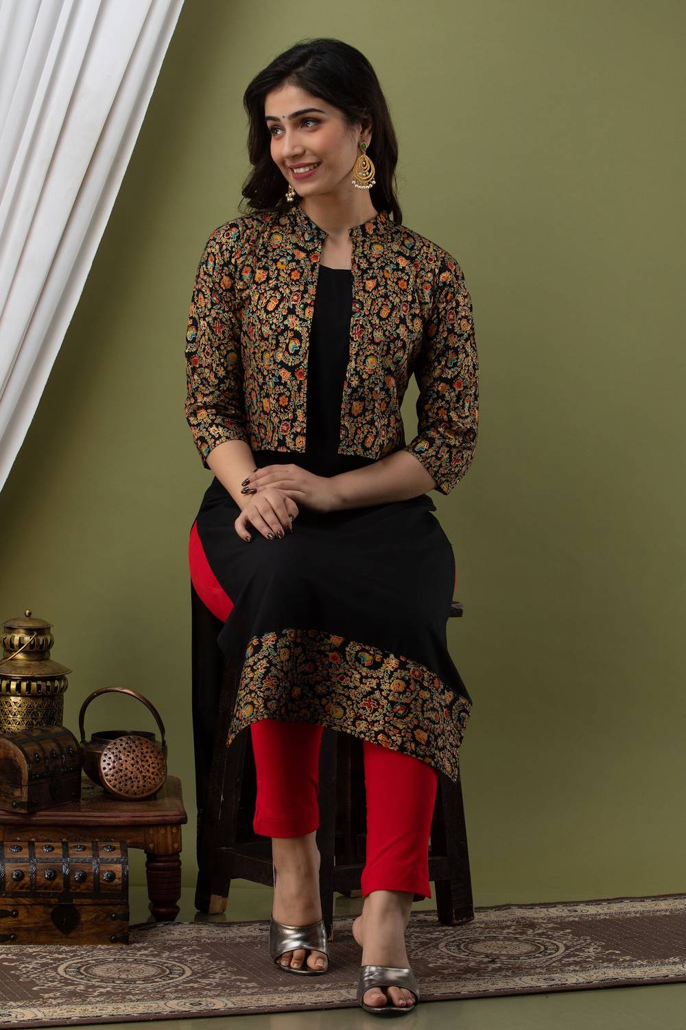 Zyla Women Printed Viscose Rayon Straight Kurta (Black)