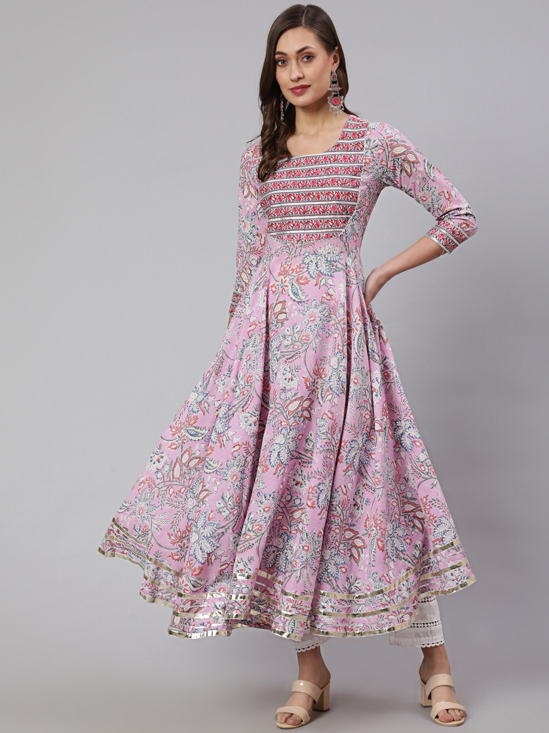 Image of GLAM ROOTS Women Floral Print Flared Kurta