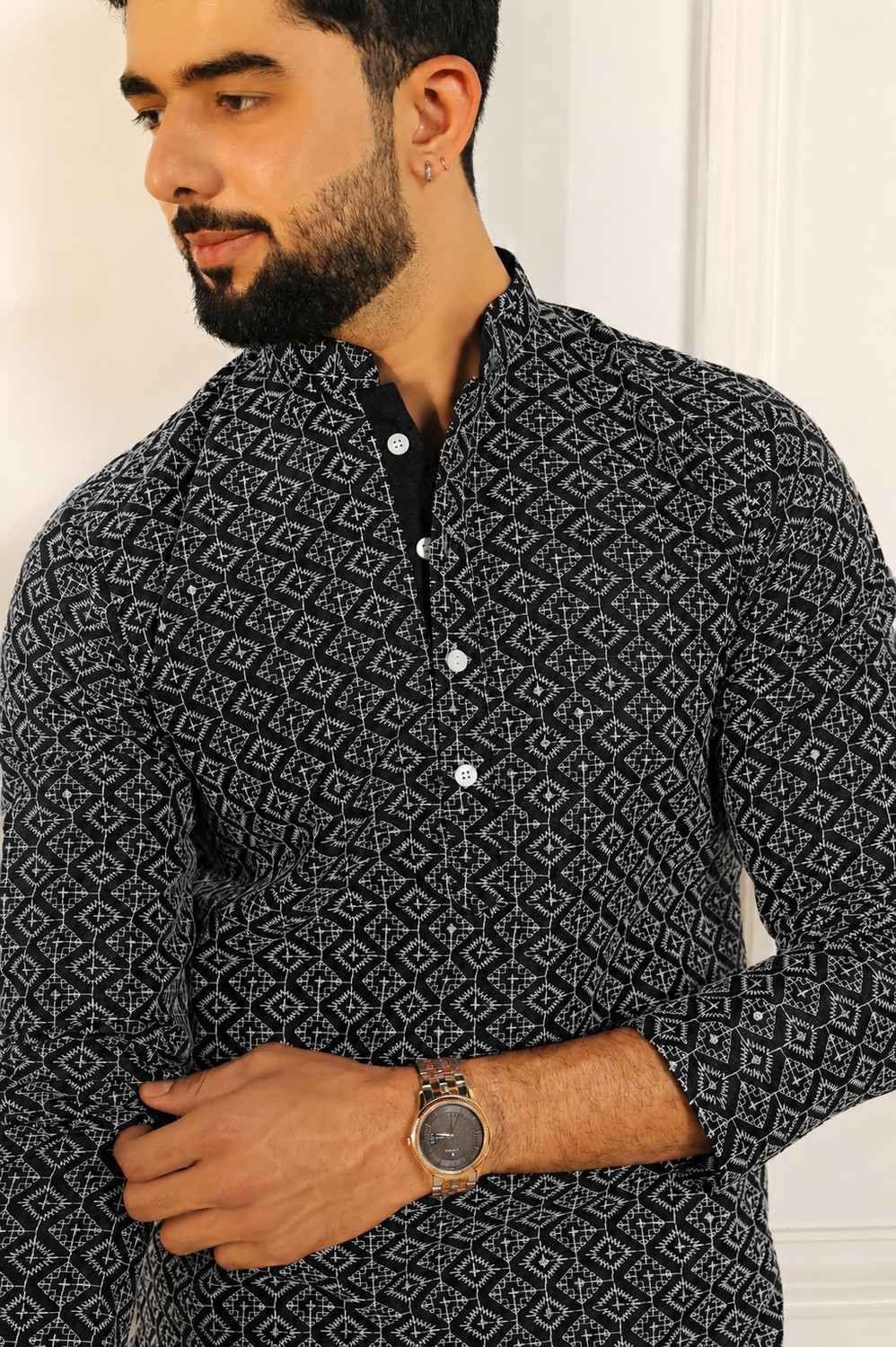 Image of Koshin Men Embroidered Straight Kurta
