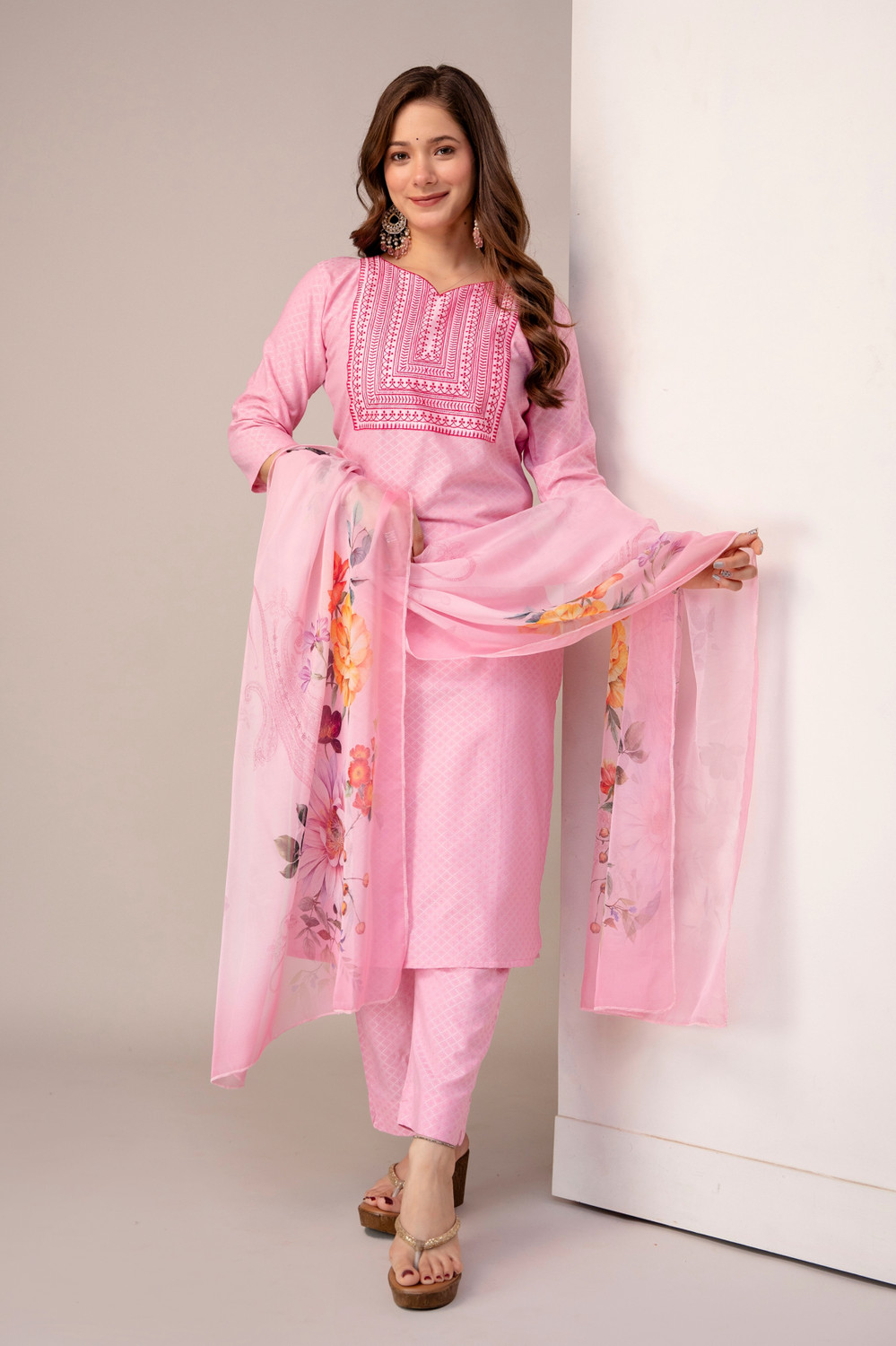 Image of DIGIFAB Women Embroidered, Floral Print A-line Kurta