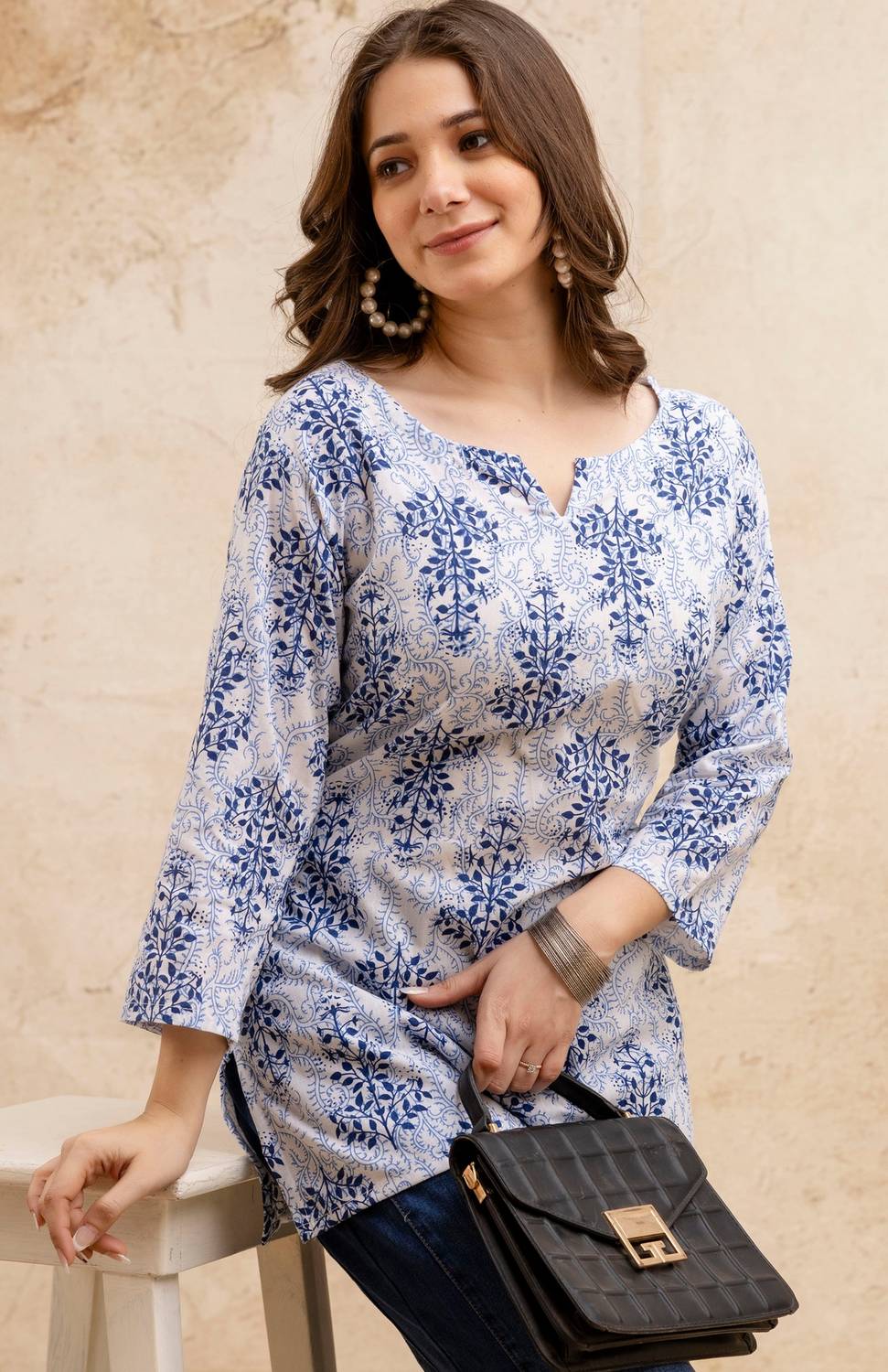 Surhi Women Printed Cotton Blend Straight Kurta (Multicolor)