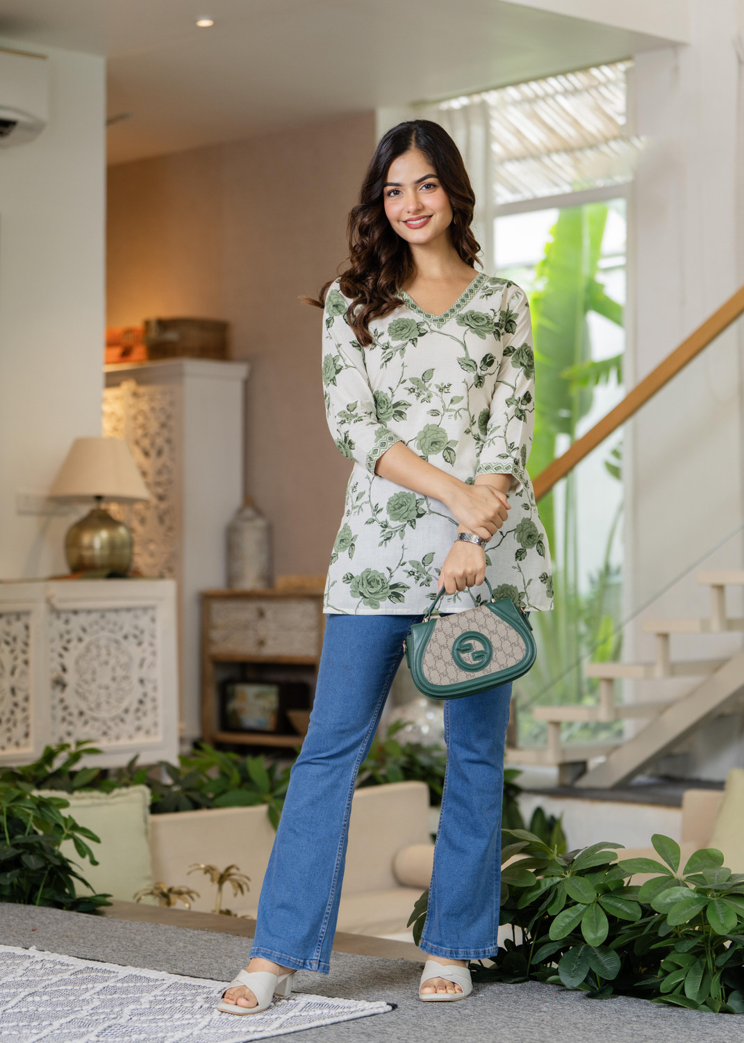 Image of Lakasadapapel Women Floral Print Straight Kurta