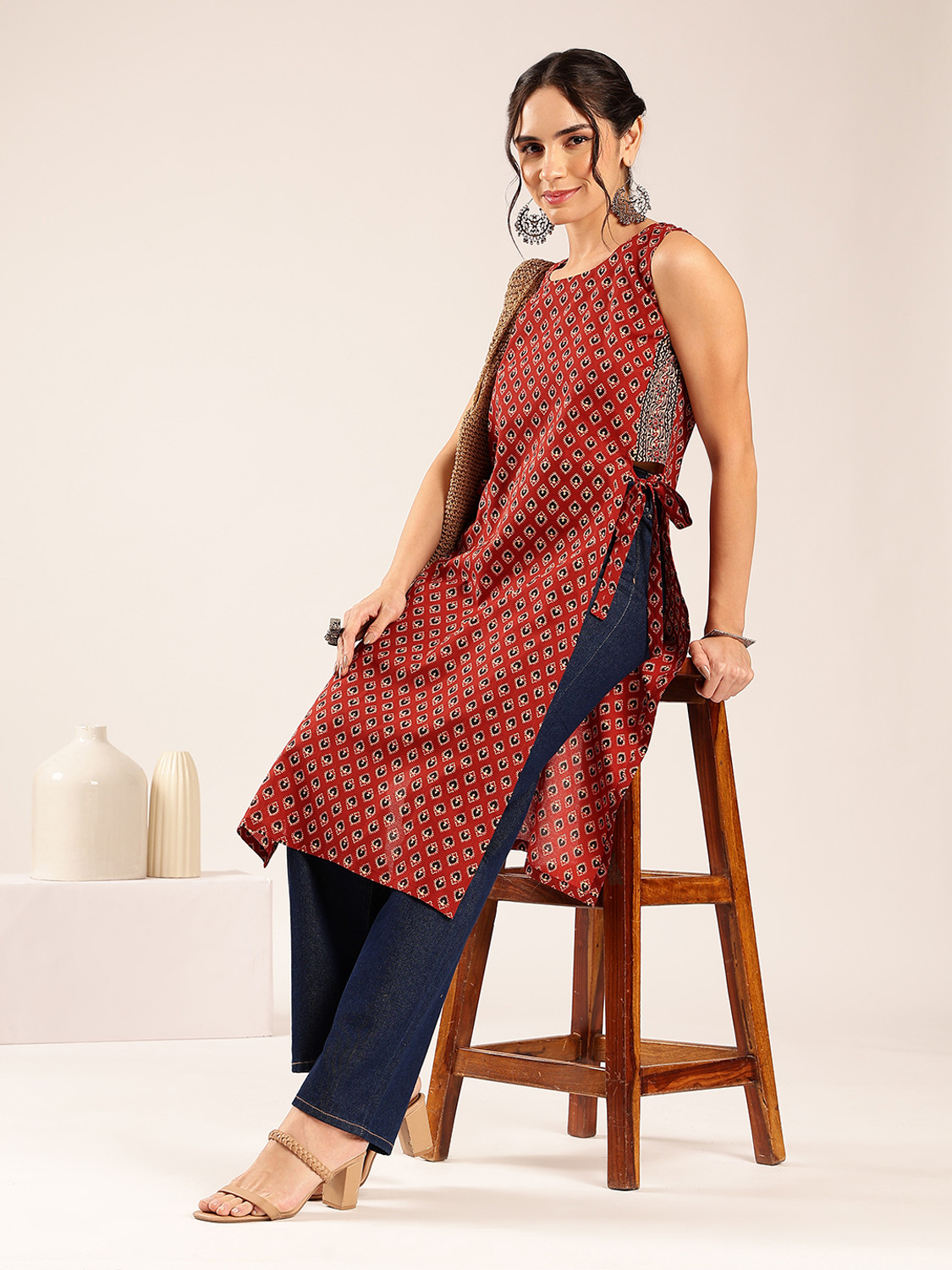 VBUYZ Women Floral Print Straight Kurta