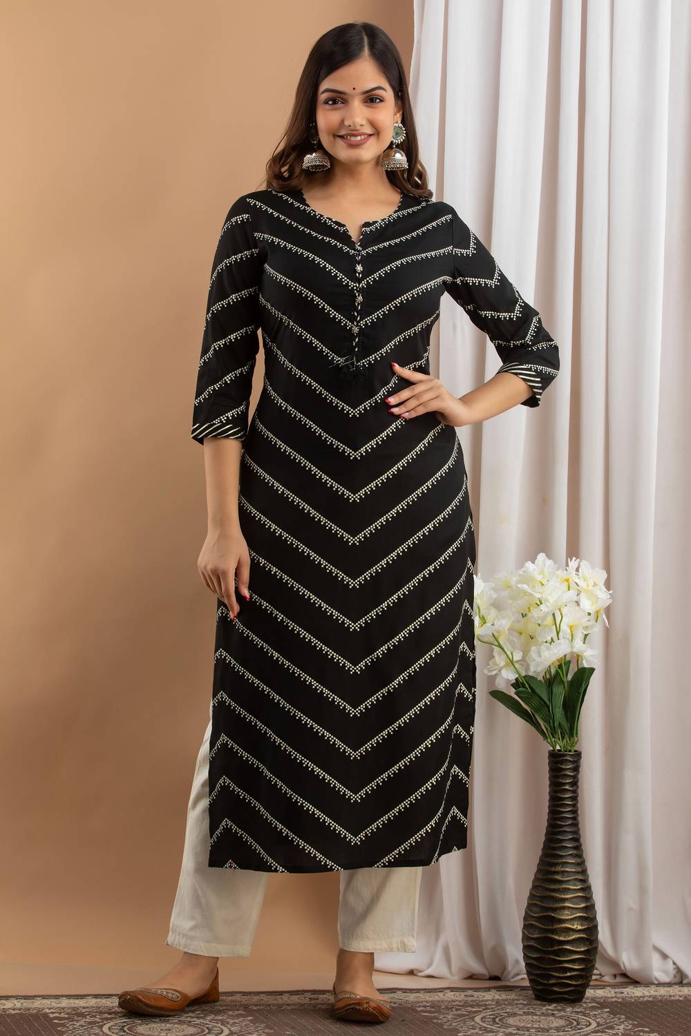 AREEH Women Chikan Embroidery Viscose Rayon Straight Kurta (Black
