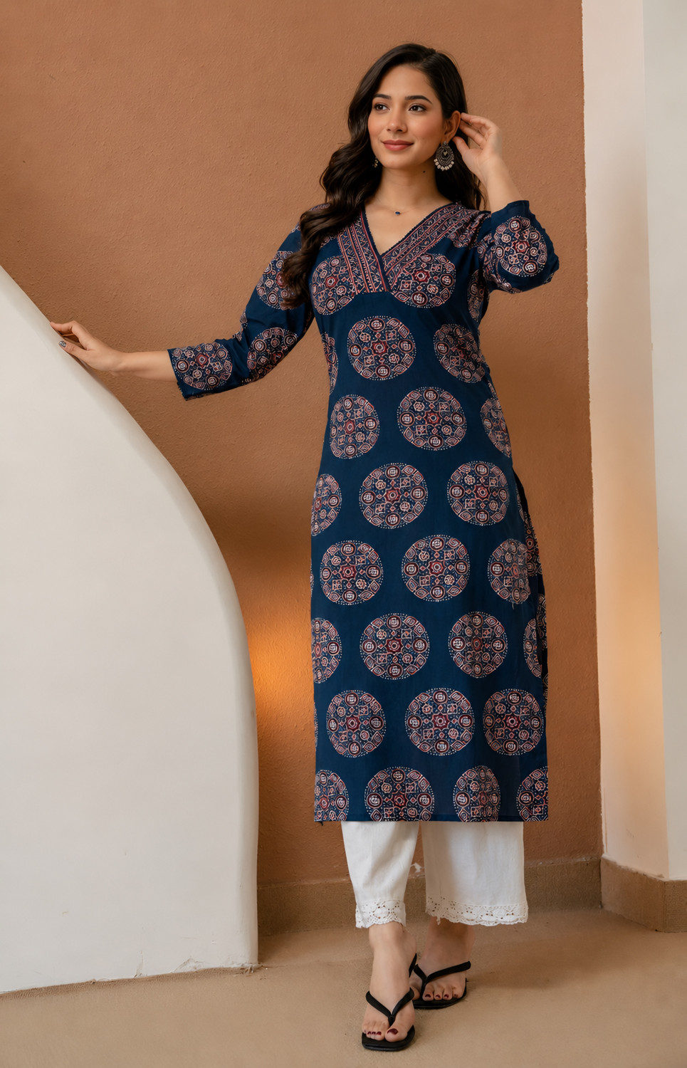 Image of Hunaiza Women Printed Straight Kurta