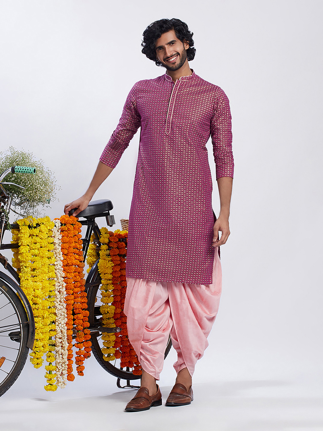 Image of Kisah Geometric Print Cotton Blend Straight Kurta for Men (Multicolor)