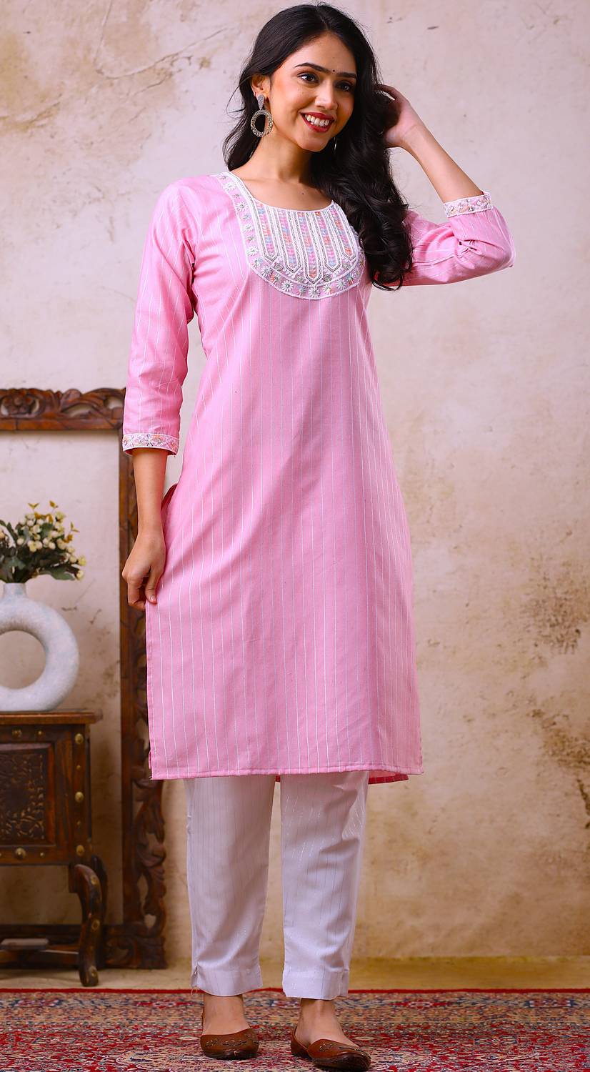 Auzanoor Collection Women Printed Straight Kurta