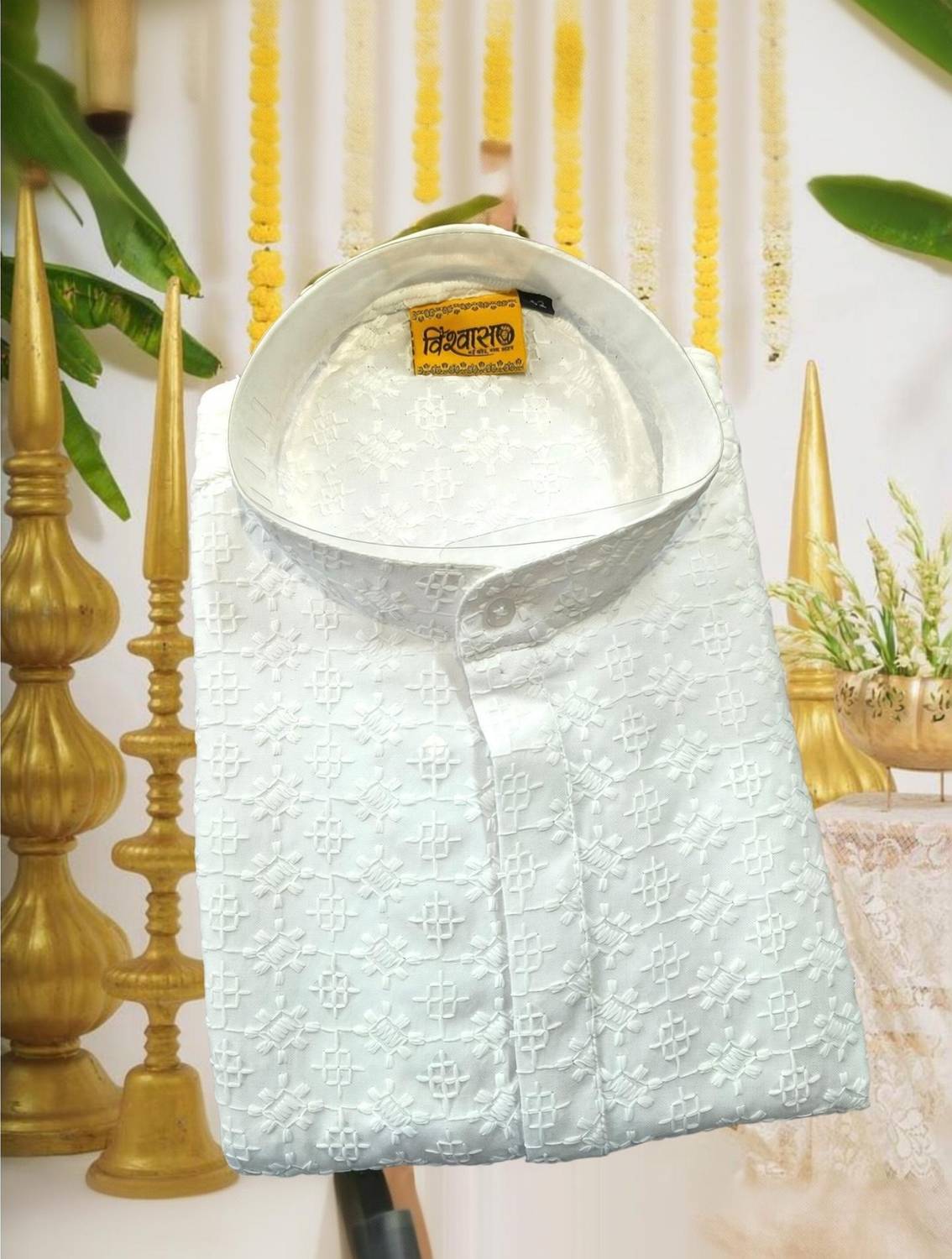 BISHWAAS Men Chikan Embroidery Straight Kurta