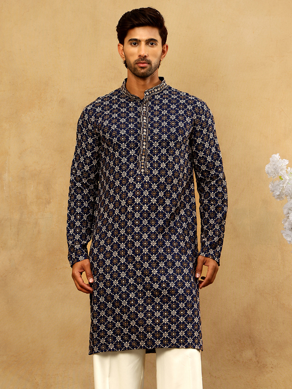 Image of Jompers Men Embroidered Straight Kurta