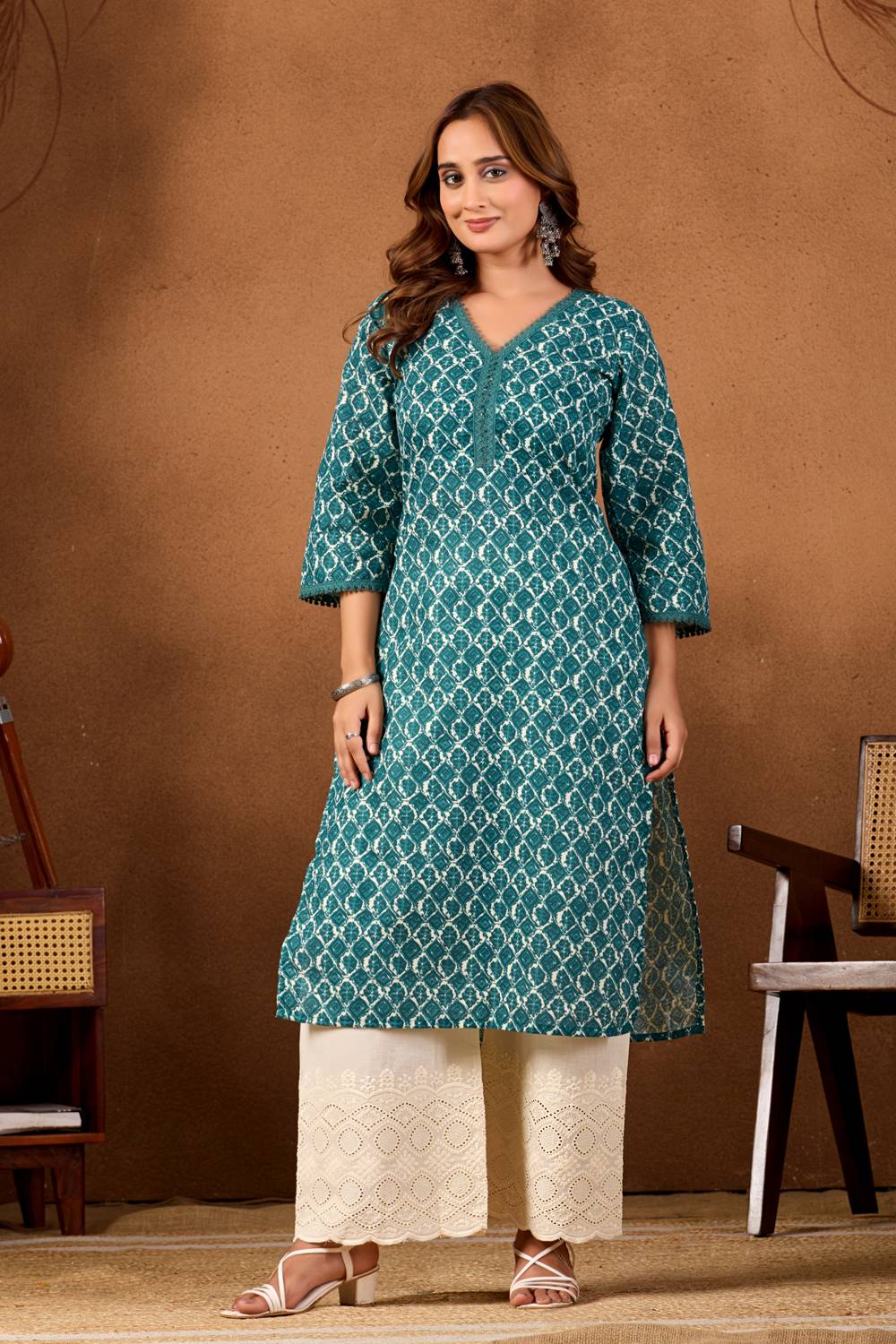 Aakasya Women Printed Straight Kurta
