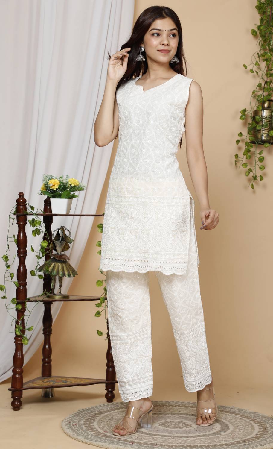 ANGIYA Women Embroidered Straight Kurta