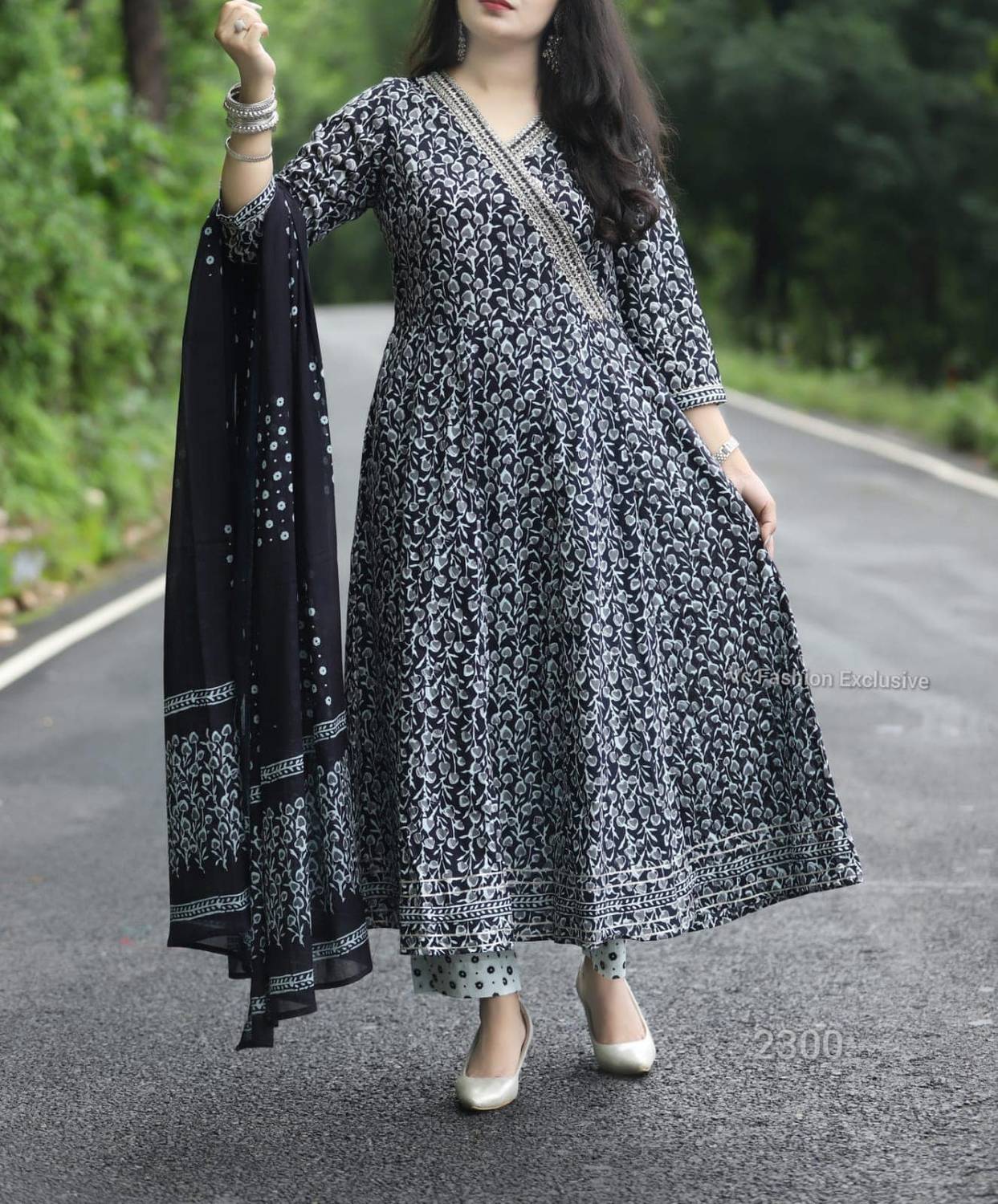 BS CREATION Women Printed Pure Cotton Anarkali Kurta (Black)