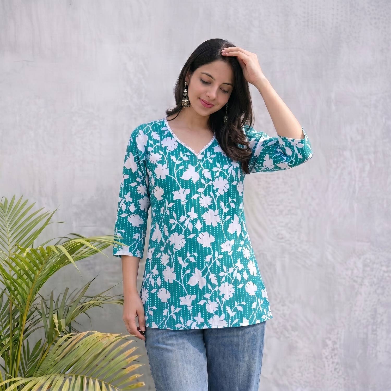AJH Enterprises Women Floral Print, Printed, Striped Straight Kurta