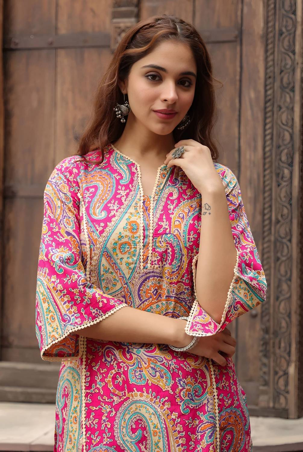 Kirtikurties Women Printed Cotton Blend Pakistani Kurta (Multicol