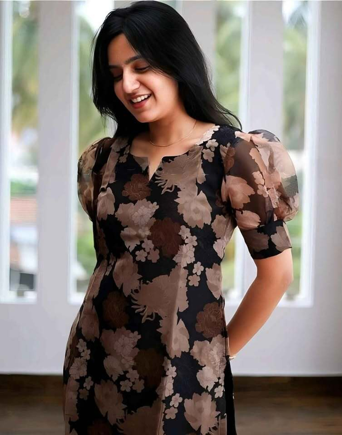 Image of KALAMKARI SOUTH Floral Print Organza Straight Kurta for Women (Multicolor)
