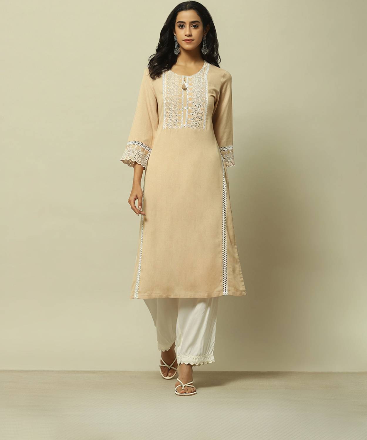 RANGRITI Women Embroidered Viscose Rayon Straight Kurta (Beige)