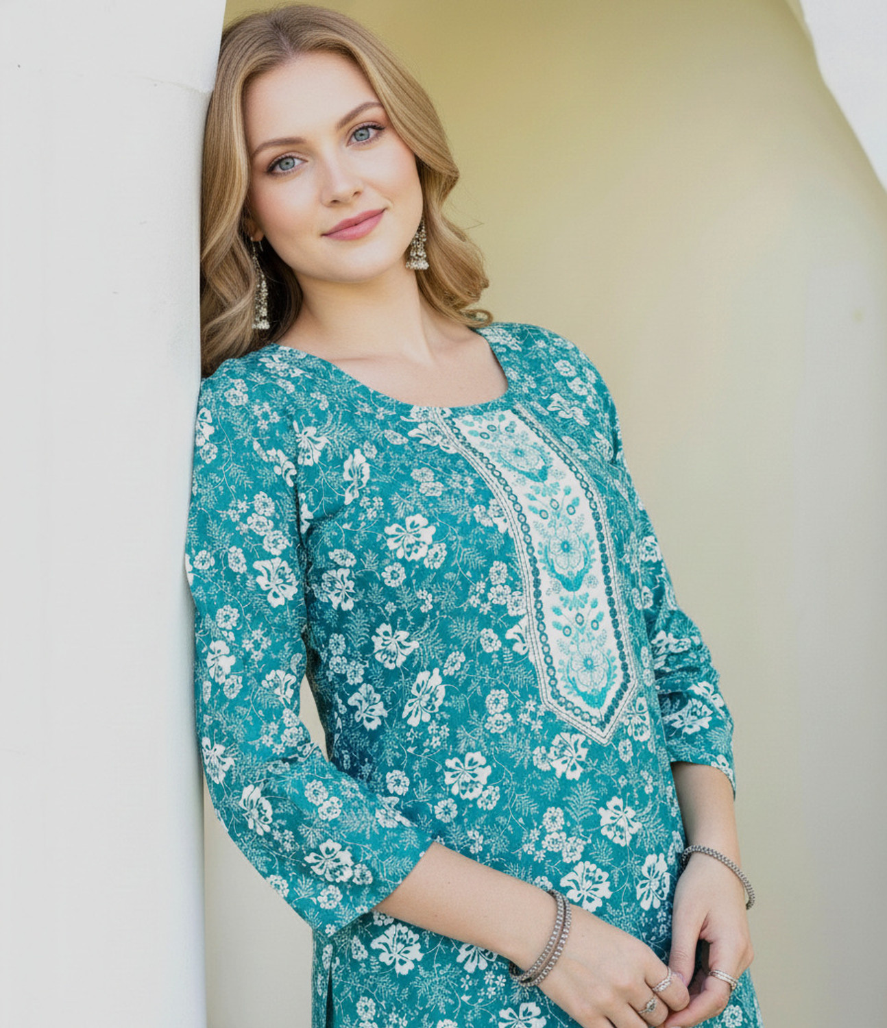 Image of AuzaSho Collection Women Floral Print Straight Kurta