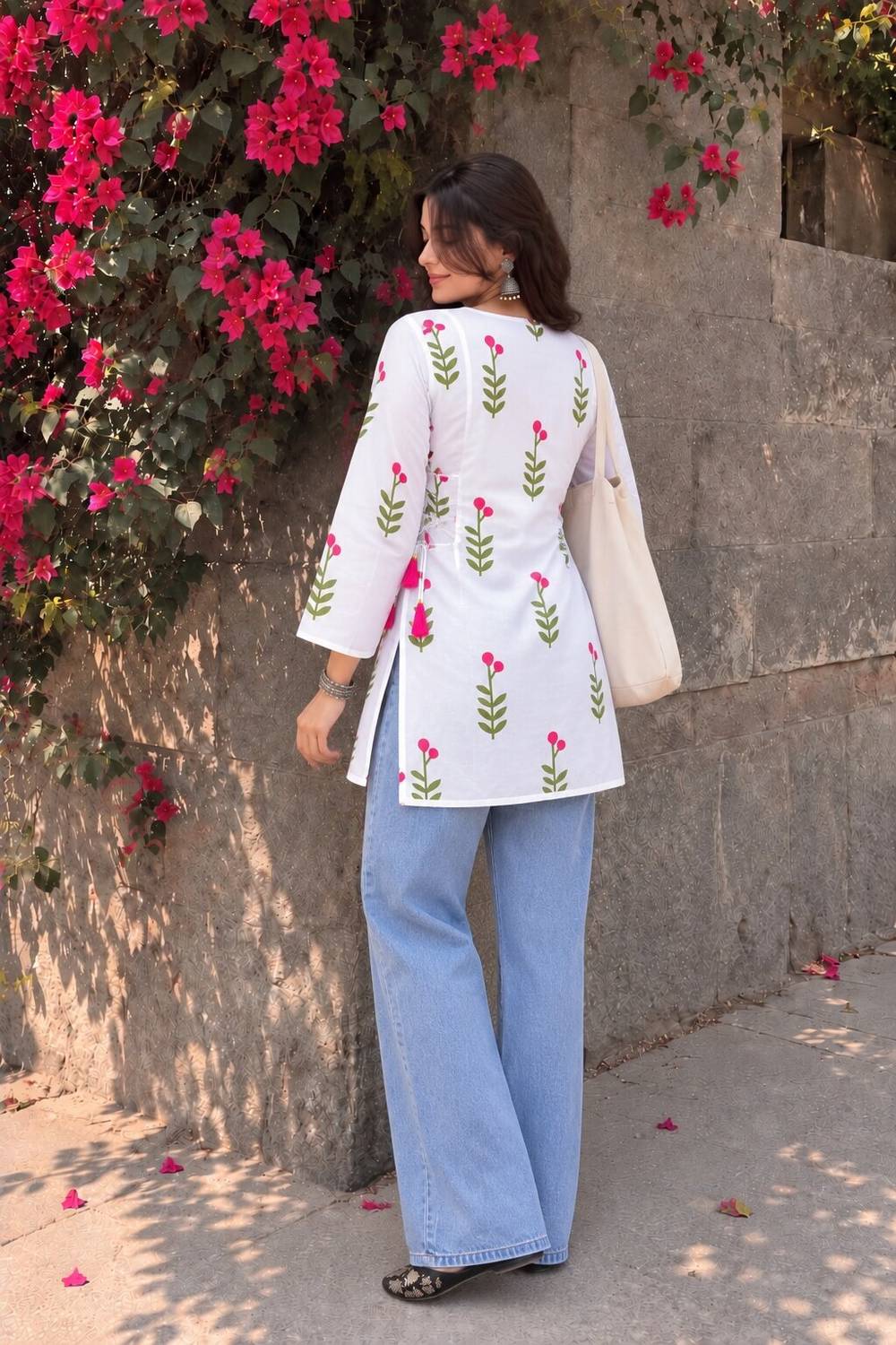 Glowworld Women Floral Print Tunic Kurta - Image 2