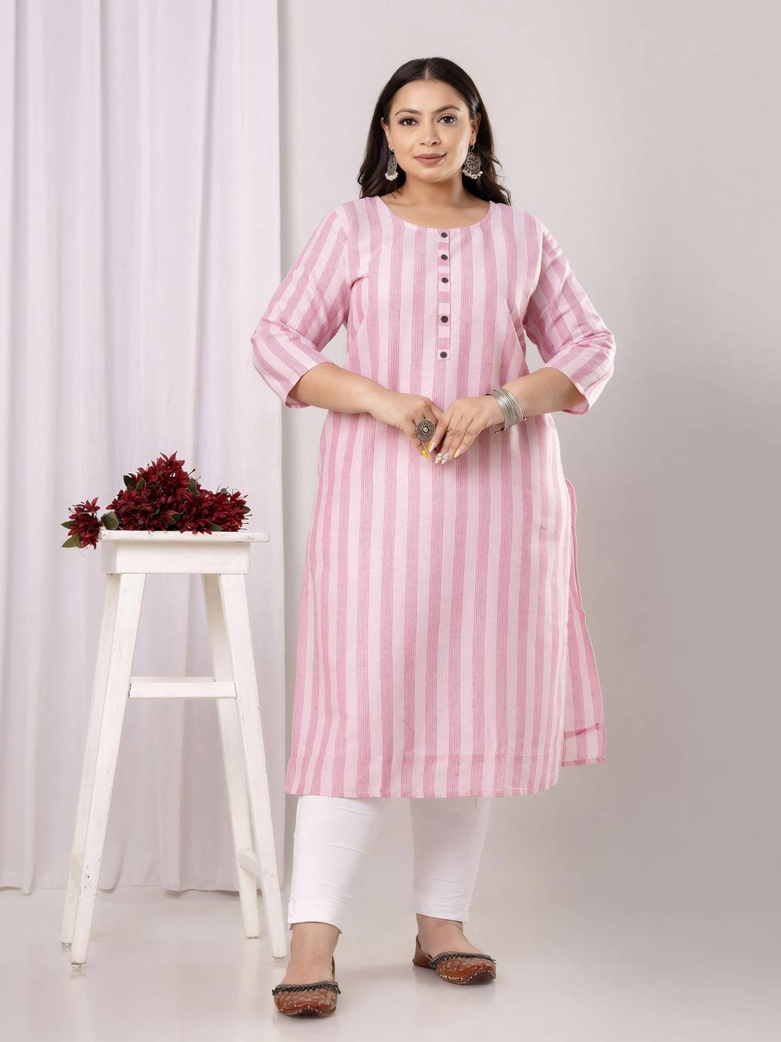SHRITIKA Women Striped Straight Kurta