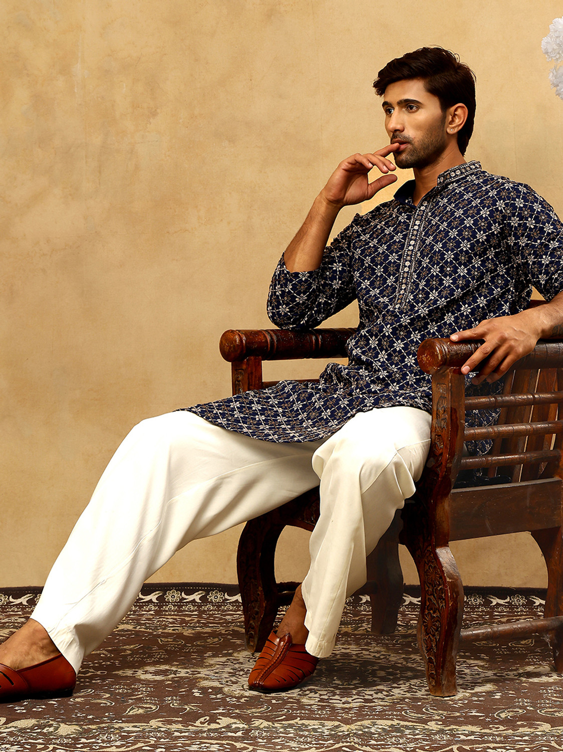 Image of Jompers Men Embroidered Straight Kurta